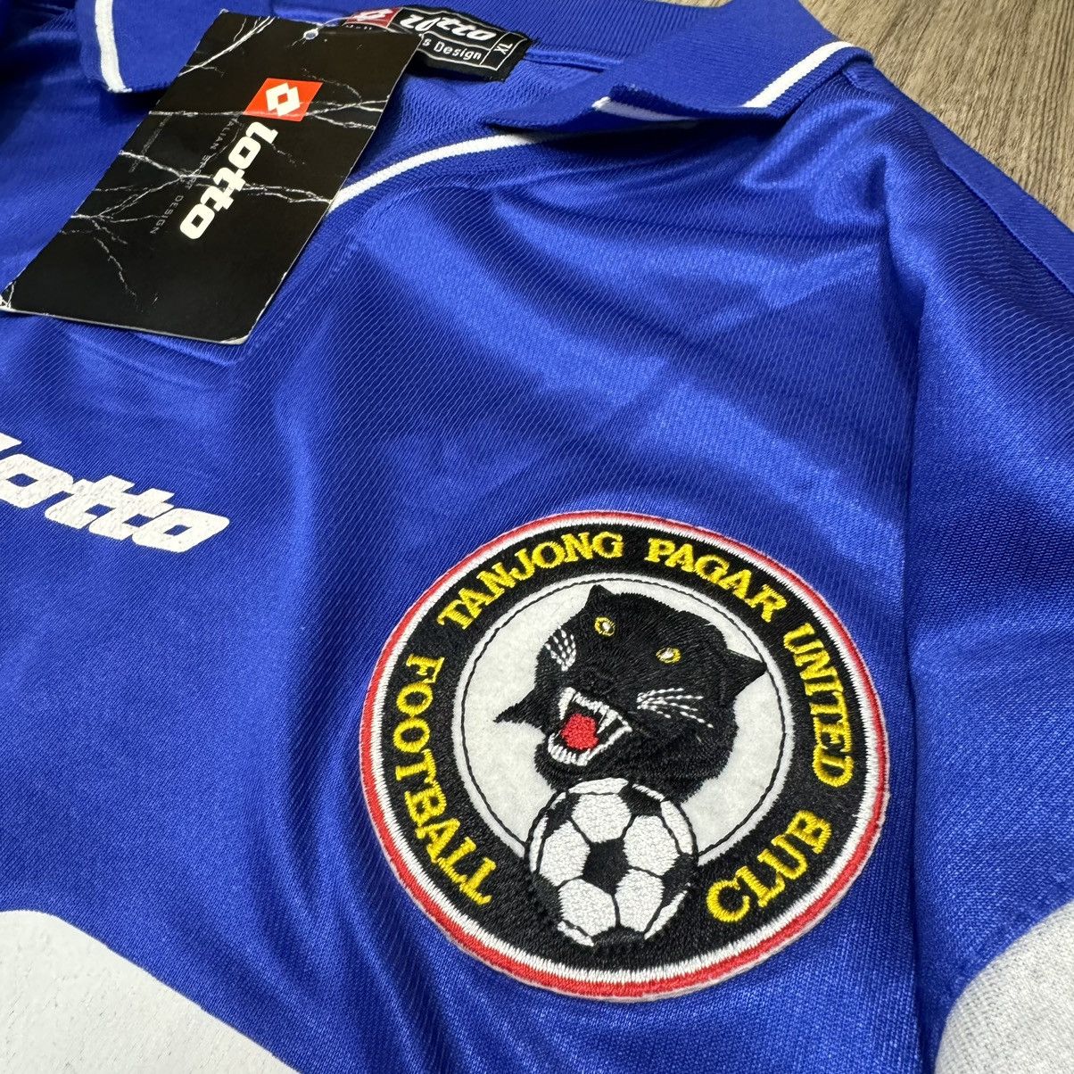 Lotto Sport Tanjong pagar united FC 2003 away shirt #12 Hiroaki ((bnwt) Size US XL / EU 56 / 4 - 6 Thumbnail