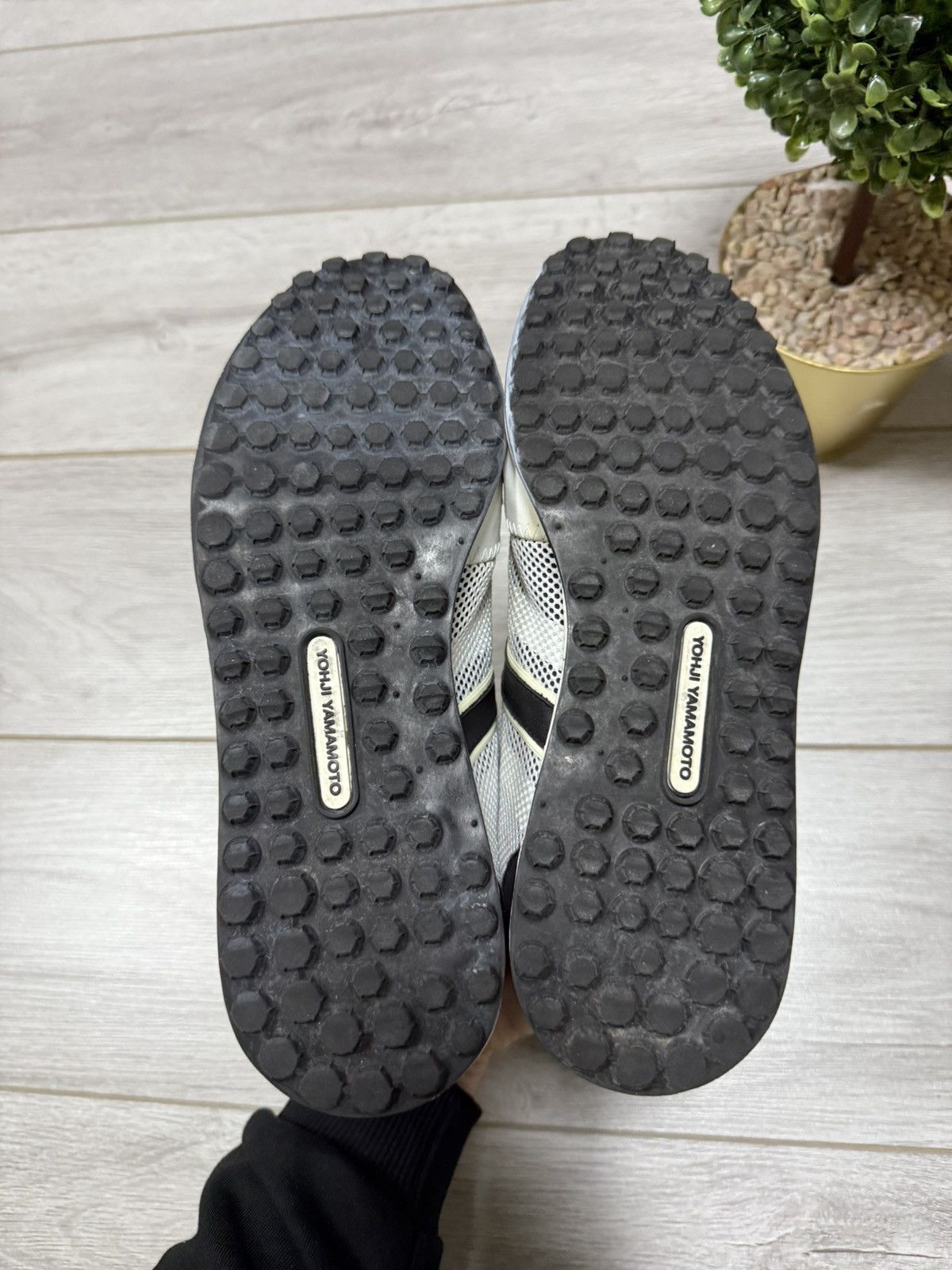 Adidas Y-3 yohji yamamoto adidas la trainer Sneakers japanese floar Size US 10 / EU 43 - 4 Thumbnail