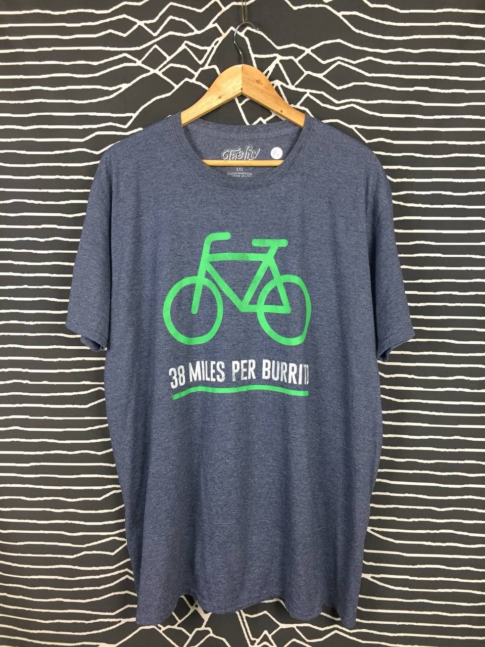 Vintage 38 Miles Per Burrito Funny Bike Cycling Humor Tee Size US XXL / EU 58 / 5 - 2 Thumbnail