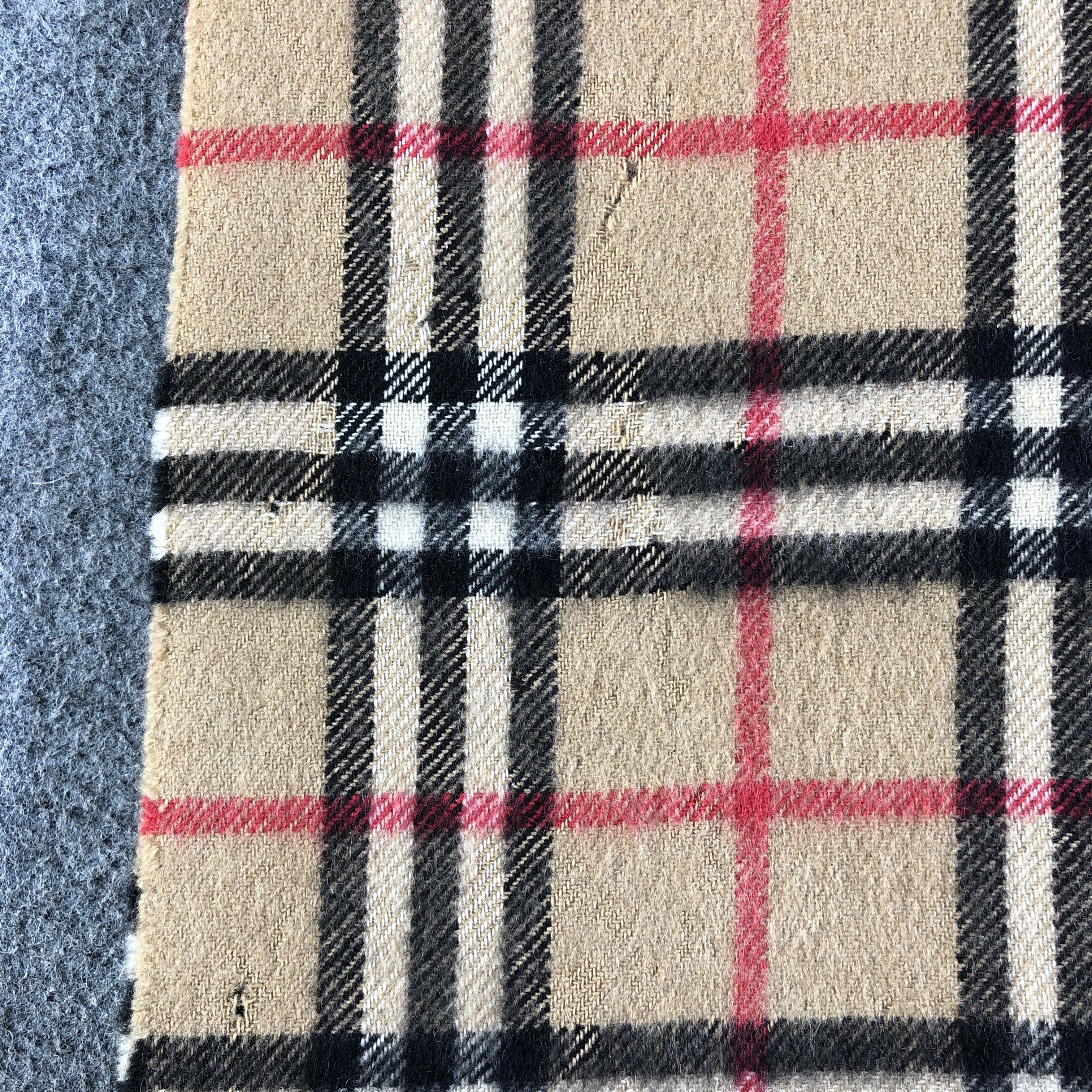Burberry Burberrys Cashmere Scarf / Muffler / Neckwear Size ONE SIZE - 12 Thumbnail
