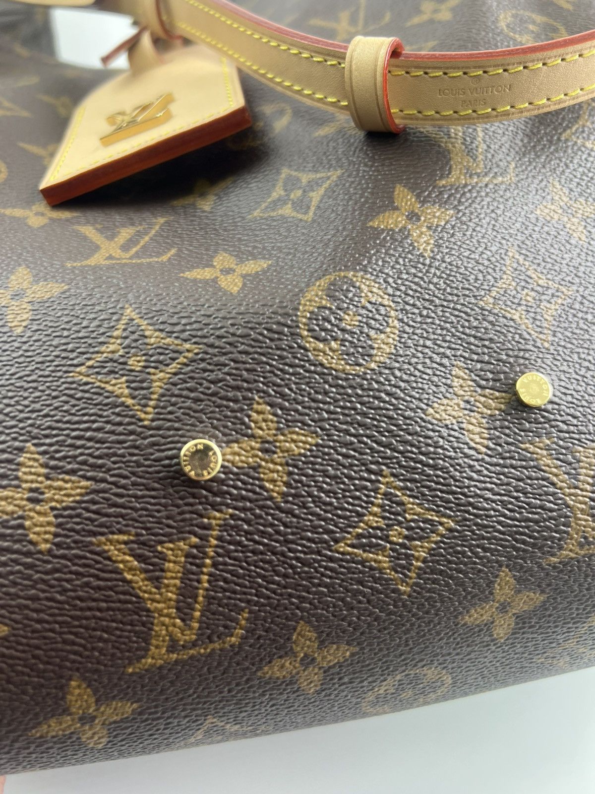 Louis Vuitton Louis Vuitton Atlantis GM Monobram Hand bag Size 40 - 11 Thumbnail
