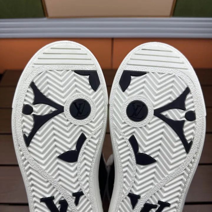 Louis Vuitton Louis Vuitton Charlie High-Top Fashion Sneakers -2508 Size US 5 / IT 35 - 7 Thumbnail