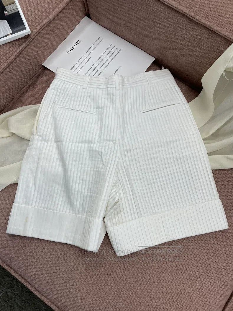 Chanel Chanel 15S white vertical striped shorts Size 26" / US 2 / IT 38 - 2 Thumbnail