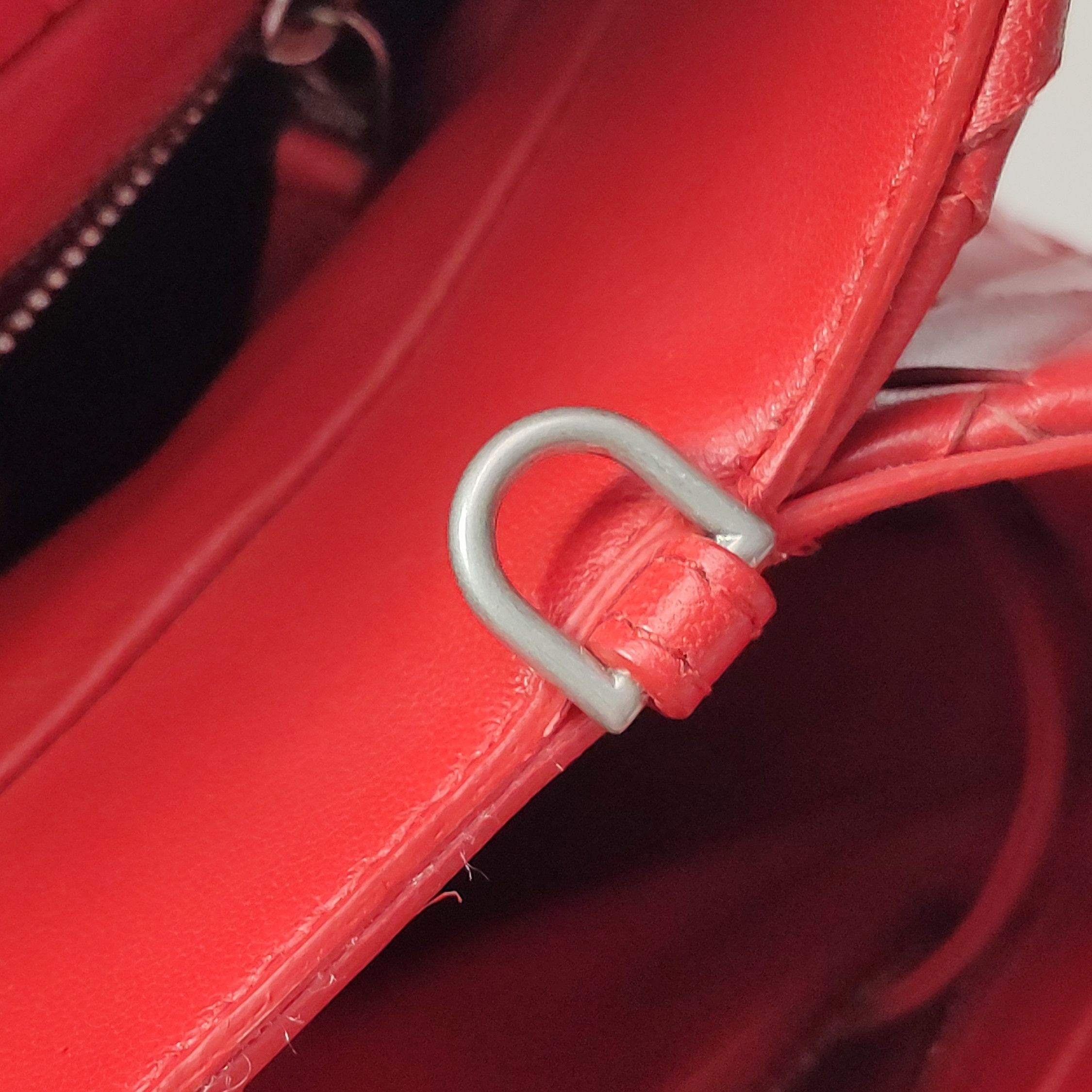 Bottega Veneta Bottega Veneta Red Intrecciato Shoulder Bag. Size ONE SIZE - 1 Thumbnail