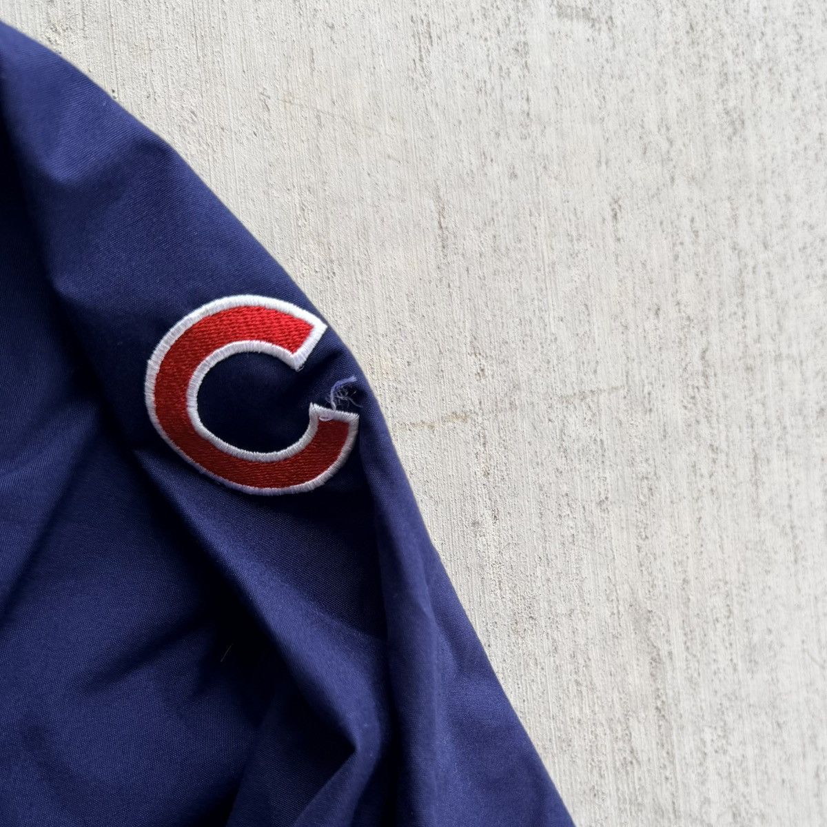 Nike Vintage Chicago Cubs V Neck Windbreaker Pullover Nike Size US XL / EU 56 / 4 - 3 Thumbnail