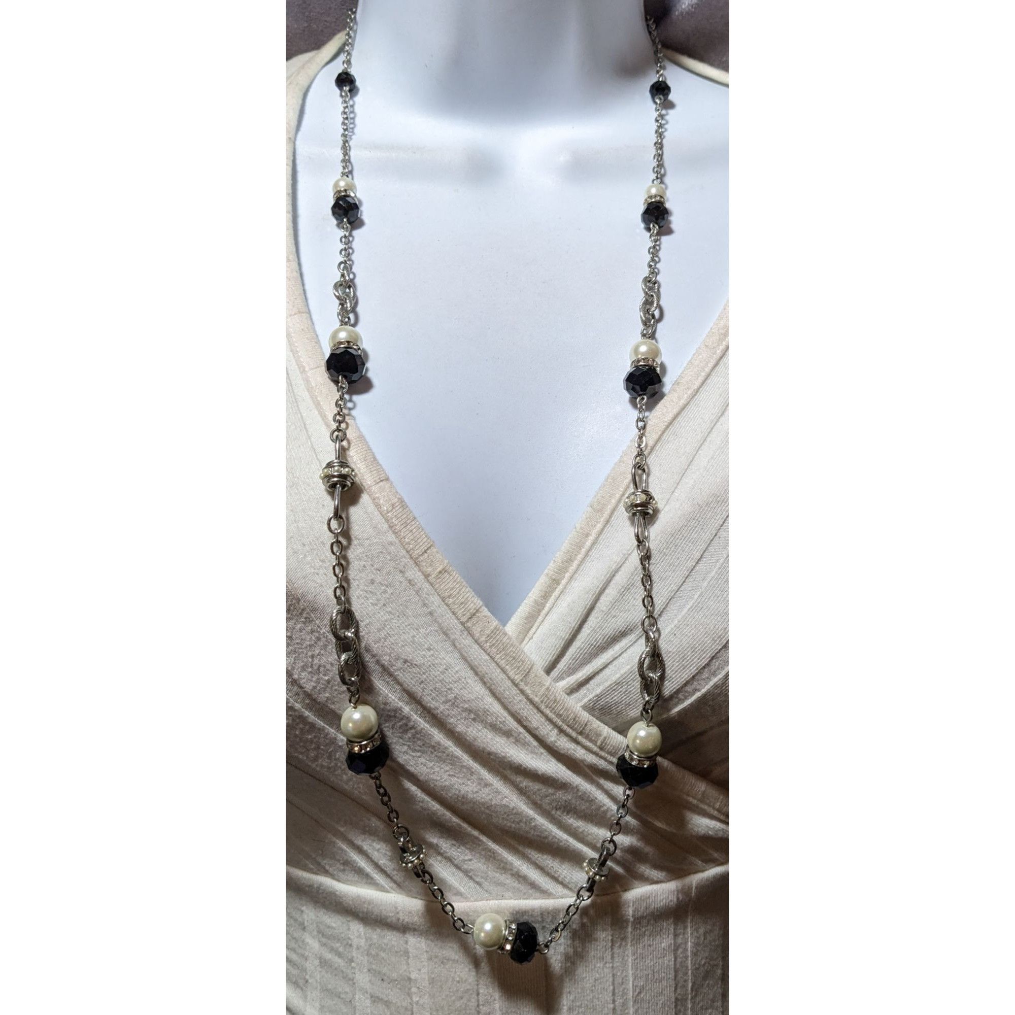 White House Black Market White House Black Market Pearl Black Glass Chain Necklace Size ONE SIZE - 6 Thumbnail