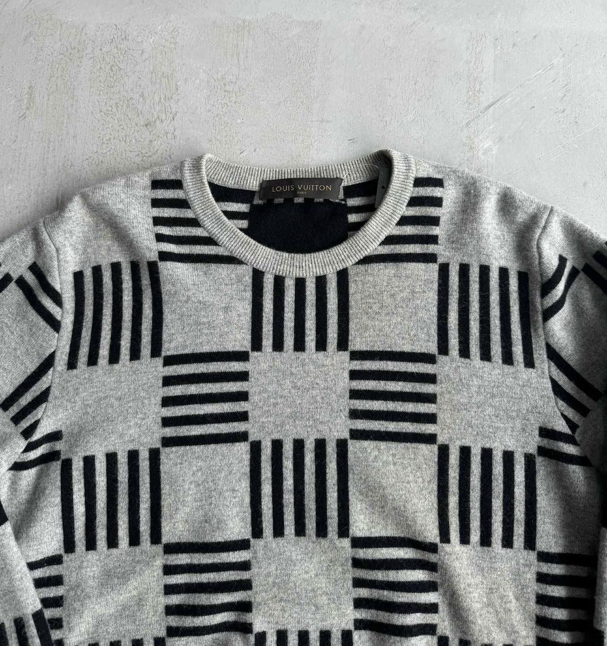Louis Vuitton Louis Vuitton - Distorted Damier Crewneck Size US XL / EU 56 / 4 - 8 Thumbnail
