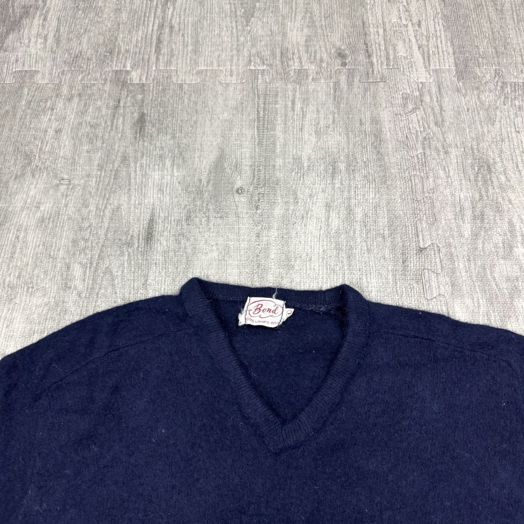 VINTAGE Bond Sweater XL Navy Blue 100% Lambswool V-Neck Soft Knit Pullover Preppy 50s Tailored Mens