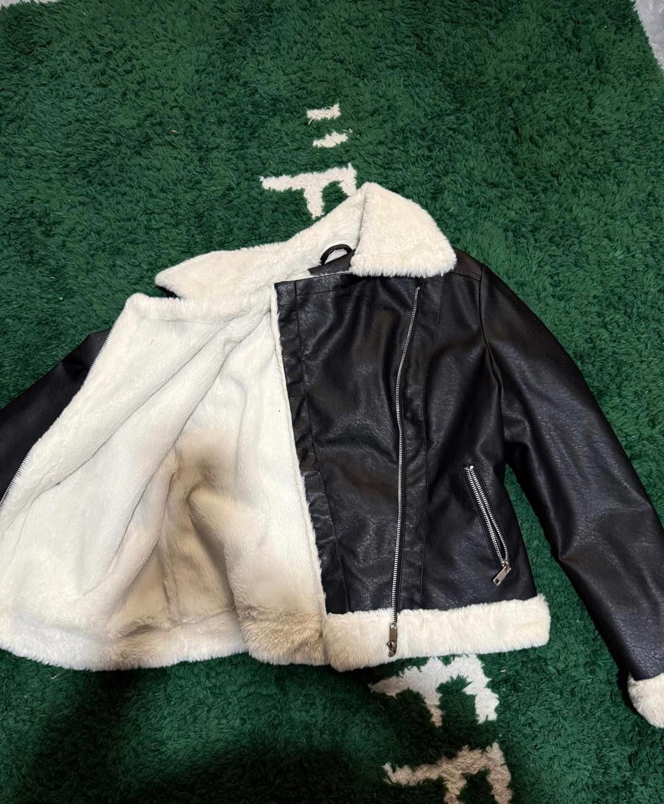 Designer Warm Thick Fur Lined Faux Leather Jacket Size M / US 6-8 / IT 42-44 - 2 Thumbnail