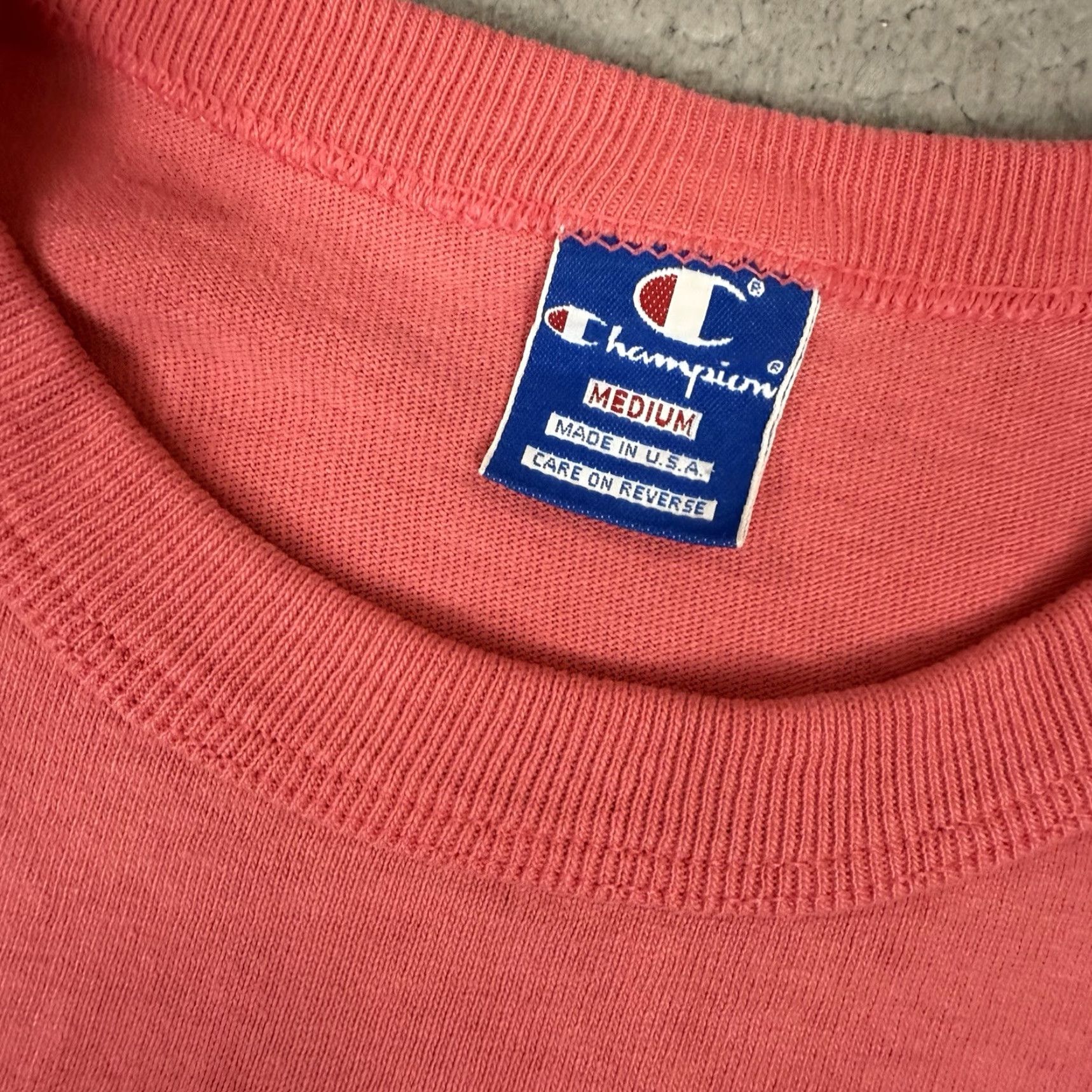 Champion VINTAGE Champion T Shirt Womens M Pink 80s Distressed USA Small Stitch Crew Neck Short Sleeve Size M / US 6-8 / IT 42-44 - 5 Thumbnail