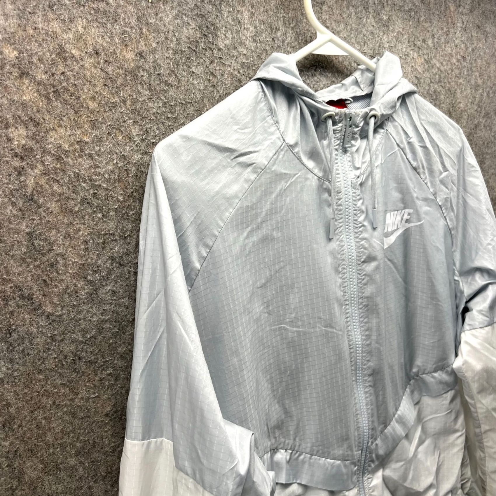 Nike Nike Womens Large Windrunner Track Jacket - Pure Platinum Grey Vented - 804947 - 804947-011 - Brand new size XL, sale Size L / US 10 / IT 46 - 6 Thumbnail