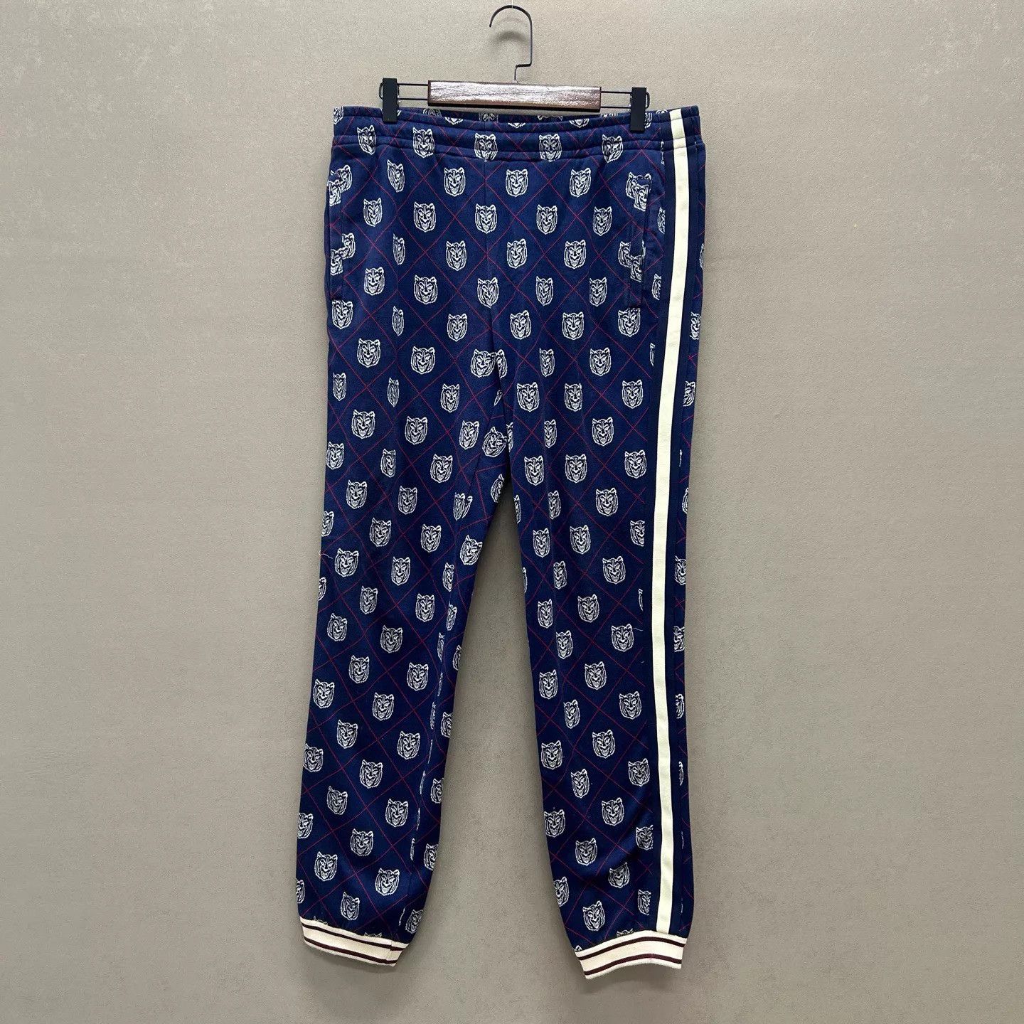 Gucci GUCCI Deep Blue All-over Tiger Print Track Pants Size L Size US 34 / EU 50 - 1 Thumbnail