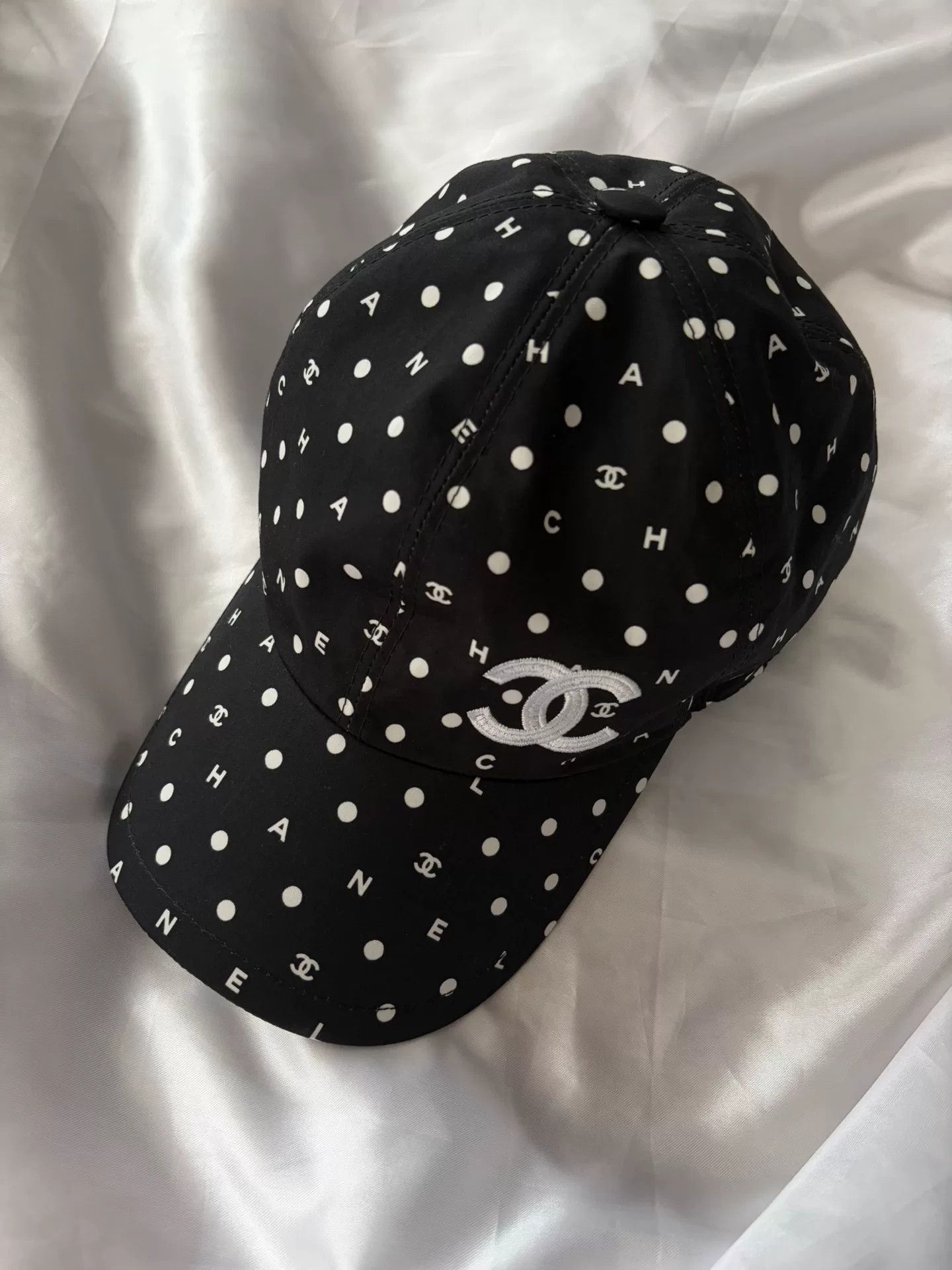 Chanel Chanel 24P Polka Dot Logo Baseball Cap Size ONE SIZE - 1 Thumbnail
