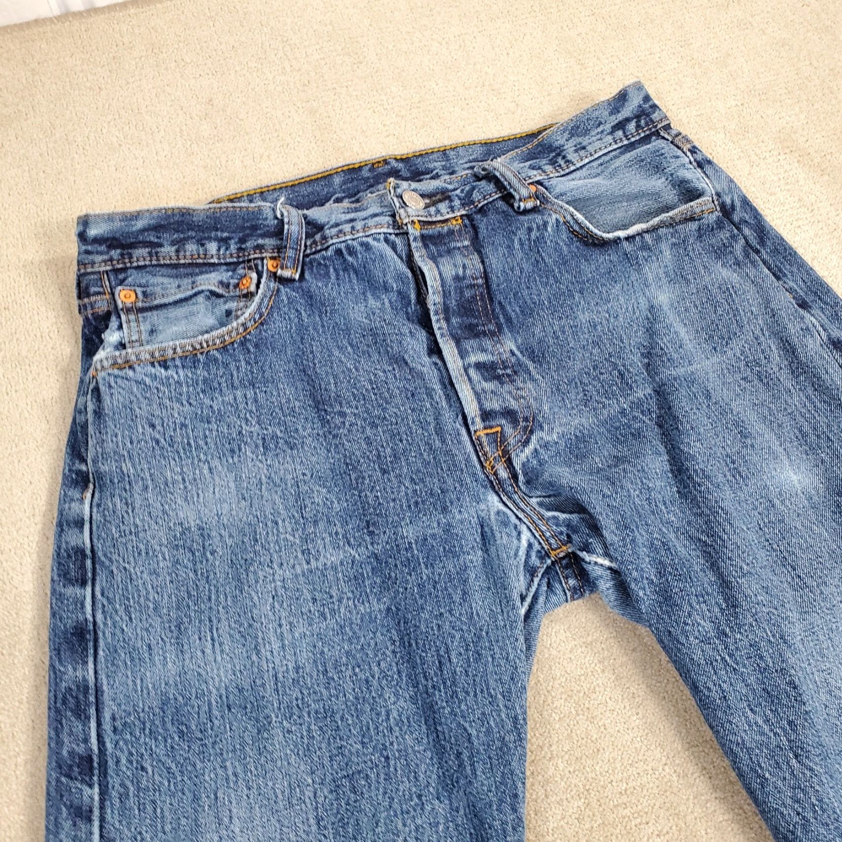 Levi's VINTAGE Levis 501 Jeans Men 32x29 Blue Straight Leg Button Fly Medium Wash Denim Casual Regular Fit Mens Size US 32 / EU 48 - 2 Thumbnail