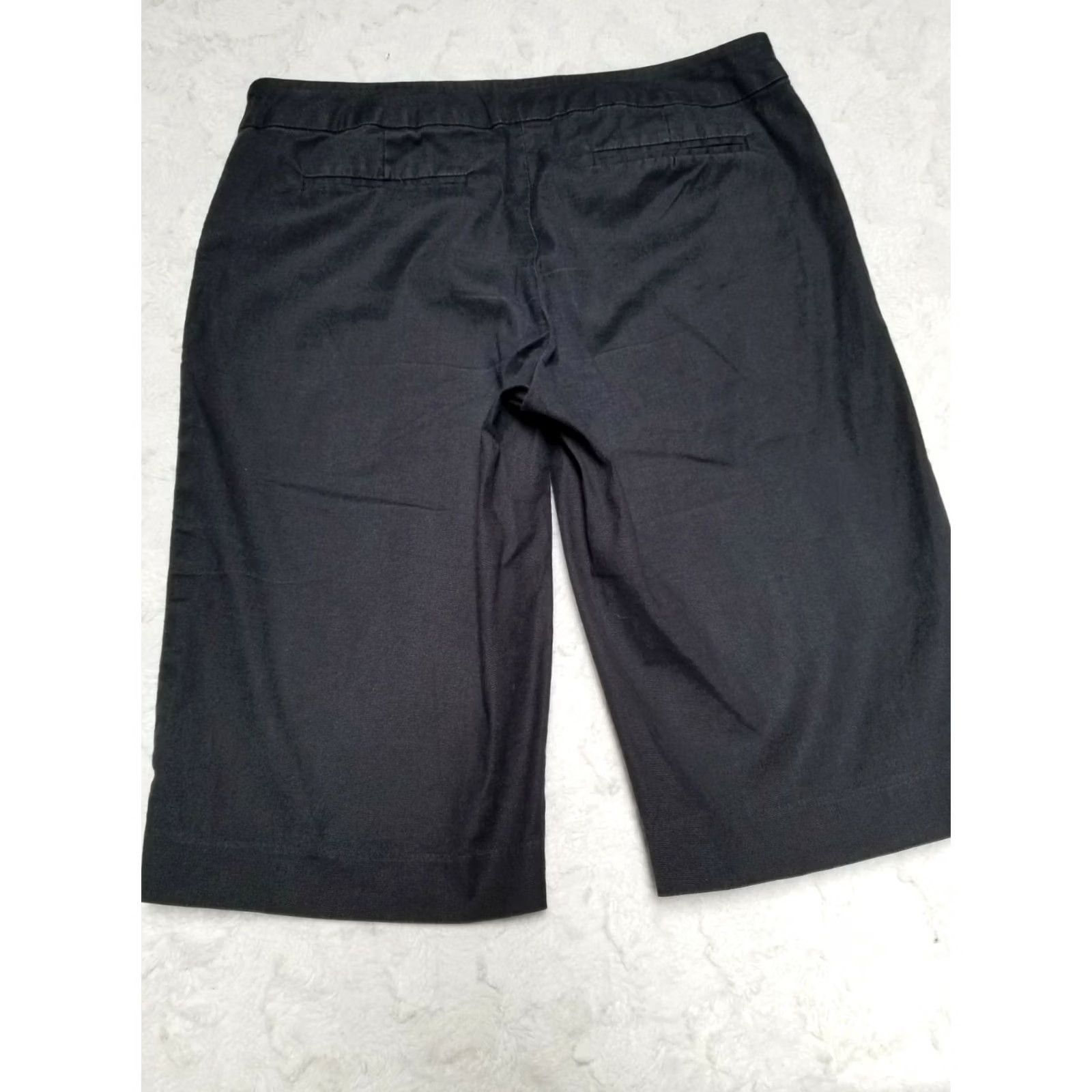 Vintage ECI Petite New York Womens Black Mid-Rise Bermuda Shorts Flat-Front Size 6P Size 28" / US 6 / IT 42 - 2 Thumbnail