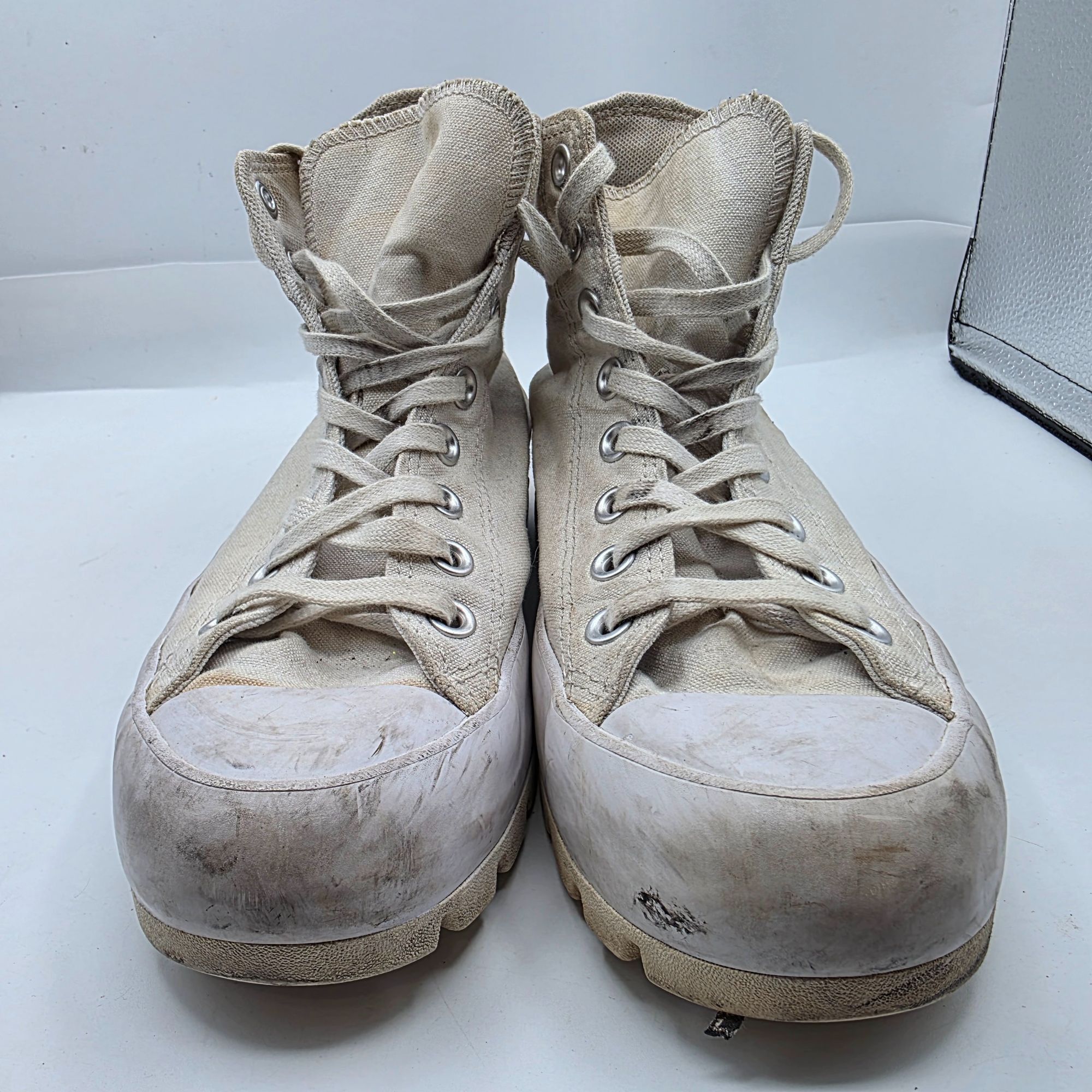 Converse Converse Chuck Taylor All Star Lugged Hi Womens 9 Triple Whi Size US 9 / IT 39 - 11 Thumbnail