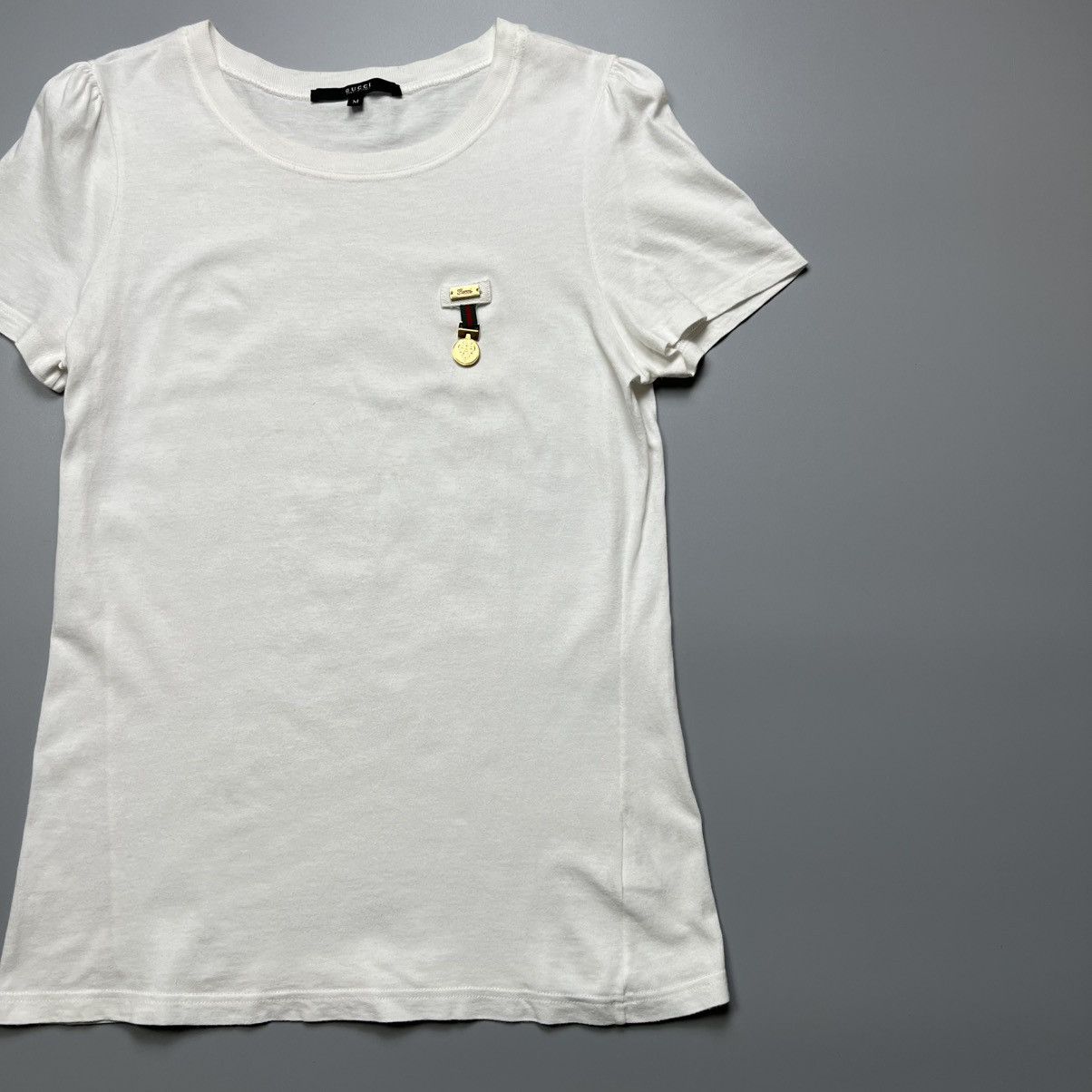 Gucci × Vintage Gucci - Gold Aglet Medal Plain - Tshirt Size M / US 6-8 / IT 42-44 - 5 Thumbnail