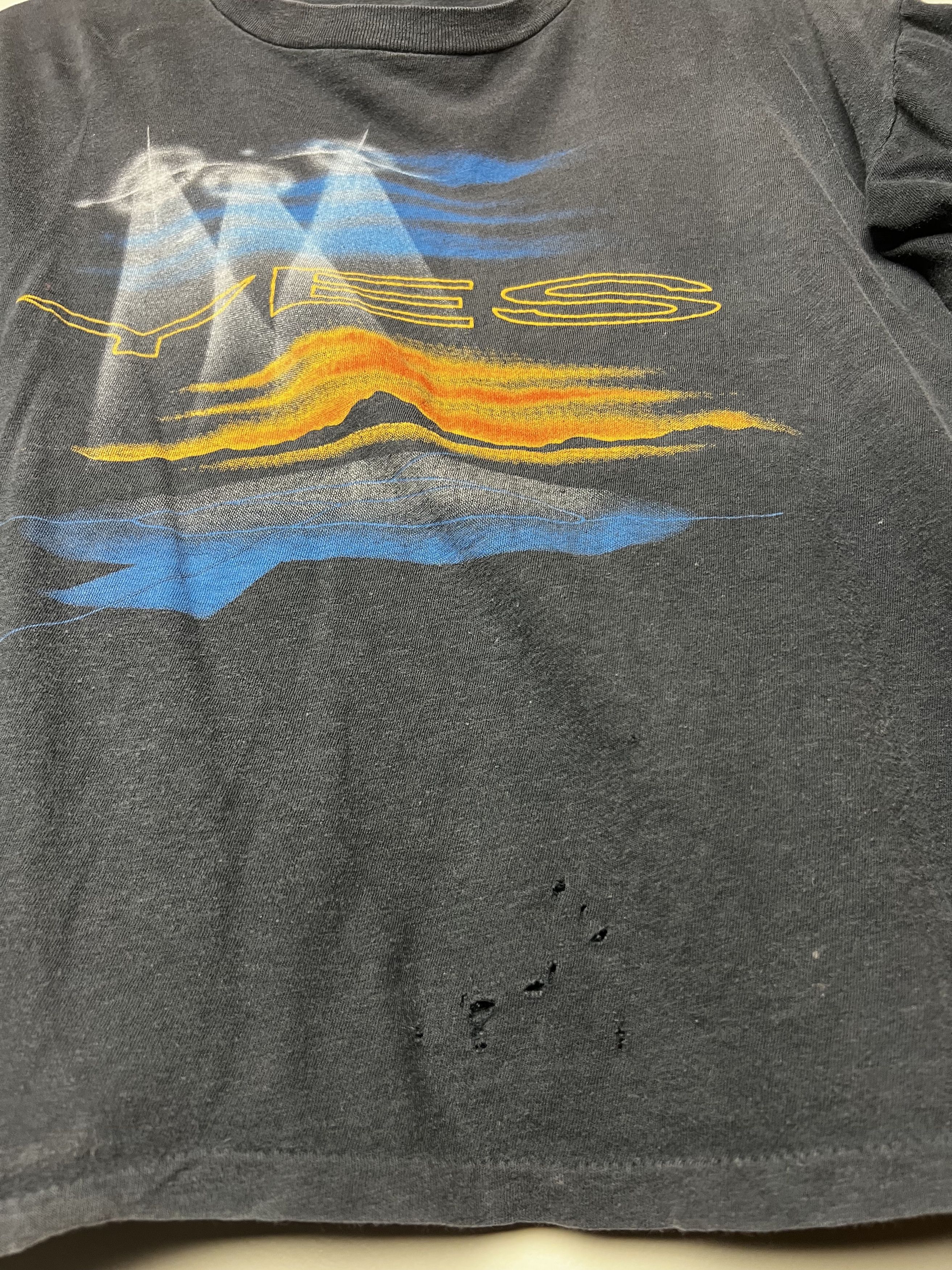 Vintage Vintage YES 1984 World Tour Band T-Shirt Size US S / EU 44-46 / 1 - 6 Thumbnail