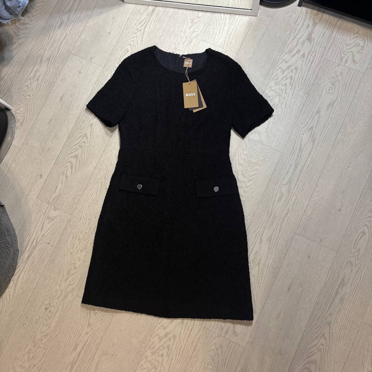 Hugo Boss NEW! Woolen short dress Hugo Boss Size: M (US 6) Size M / US 6-8 / IT 42-44 - 2 Thumbnail