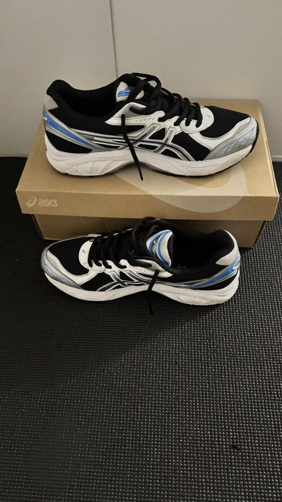 Asics ASICS GT-2169 Black Pure Silver Bright Blue Size US 11 / EU 44 - 1 Thumbnail