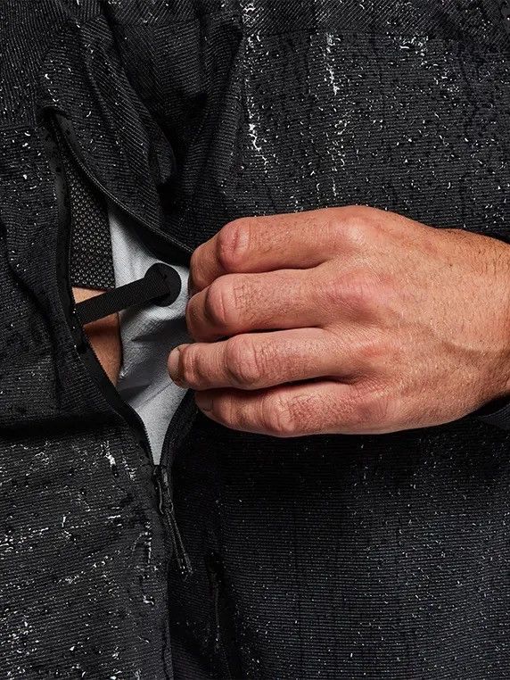 Vollebak Ultra Light Shell with Dyneema Size US XL / EU 56 / 4 - 6 Thumbnail