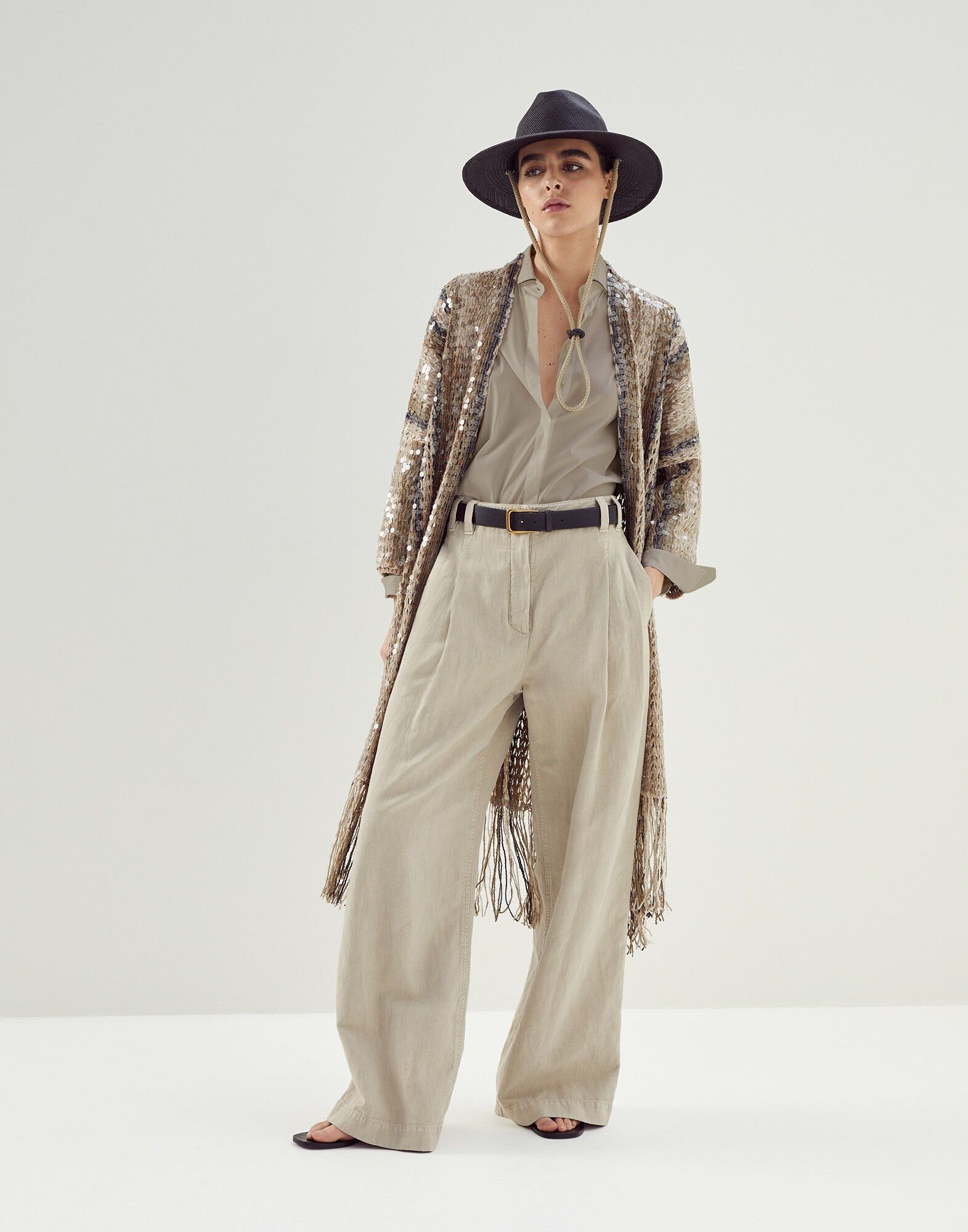 o1y0725 Cardigan in Camel/Black