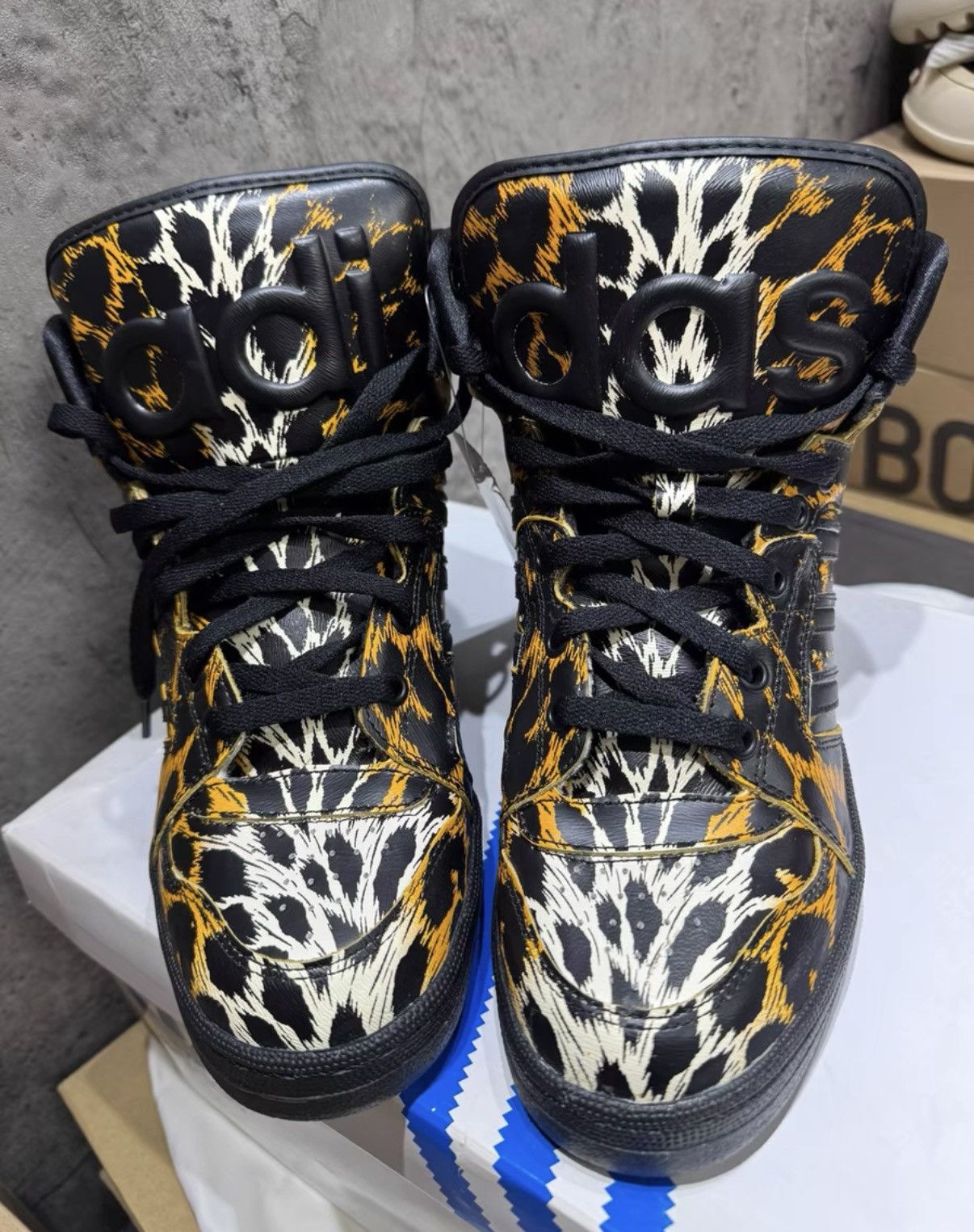 Adidas ADIDAS X JEREMY SCOTT LEOPARD SNEAKER SZ:42 | Grailed