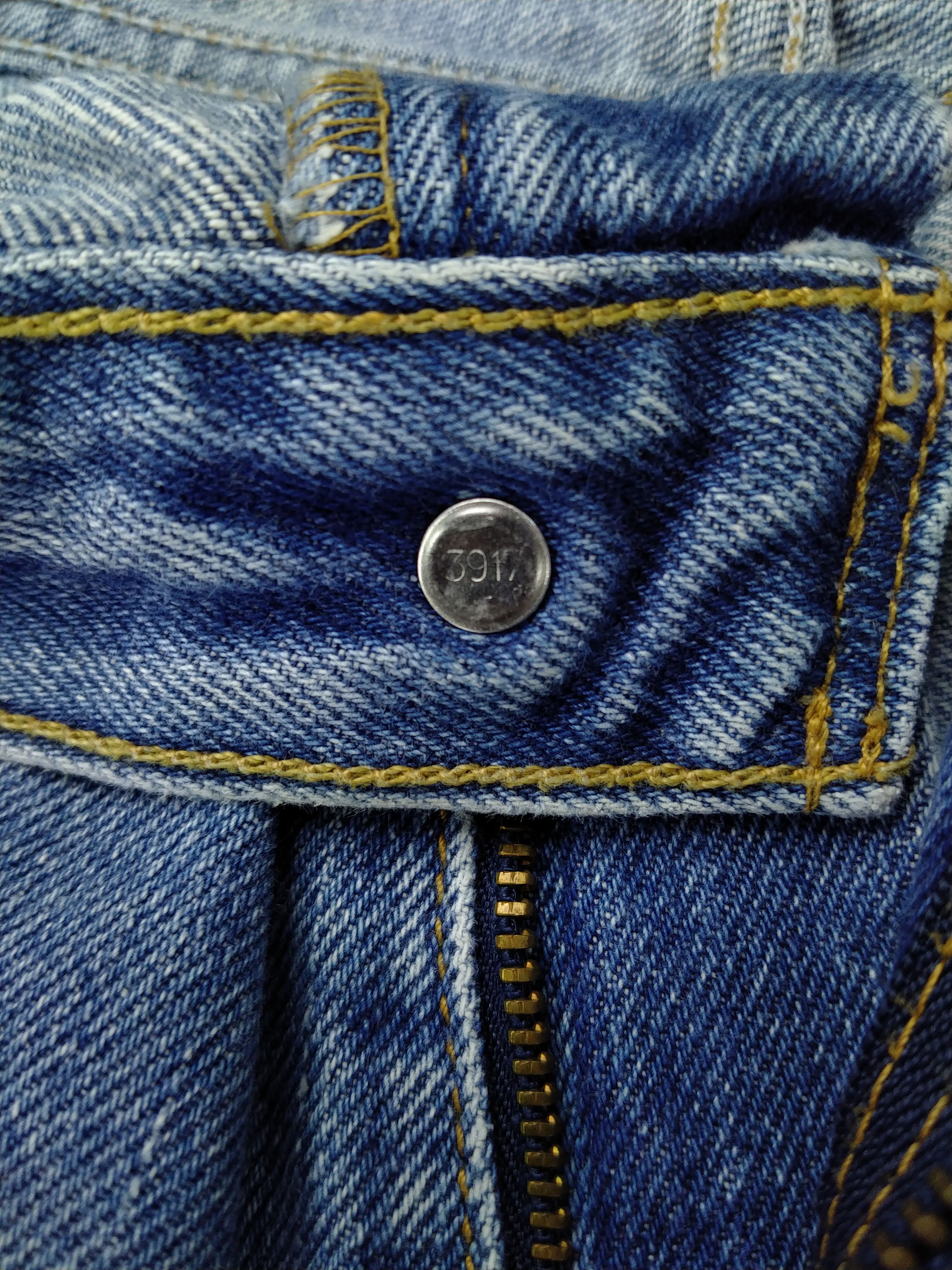 Levi's Faded Blue Vintage Levi's 550 Relaxed Fit Denim 37x30 JN606 Size US 37 - 7 Thumbnail