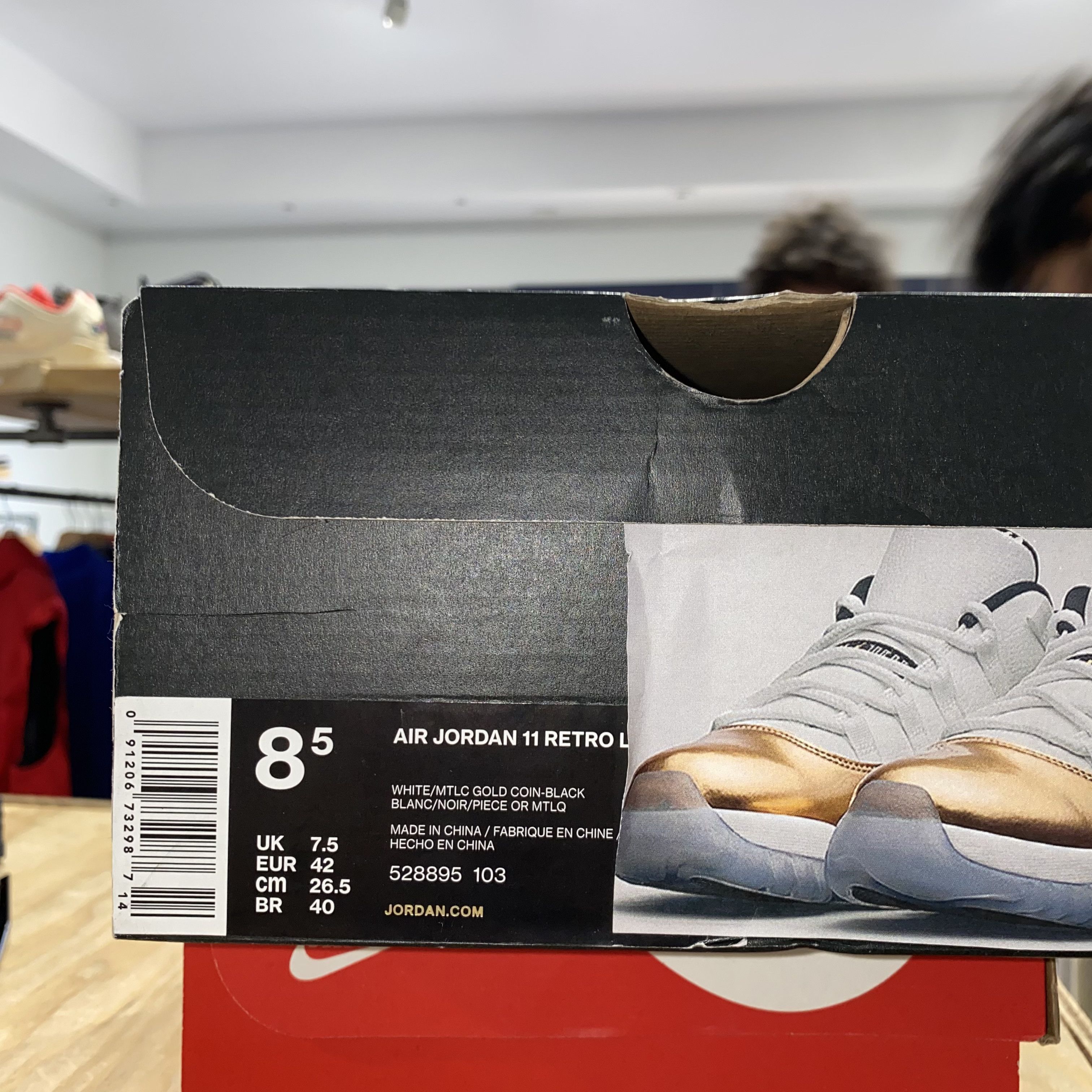 Jordan Brand Air Jordan 11 Low "Closing Ceremony" Size US 8.5 / EU 41-42 - 9 Thumbnail