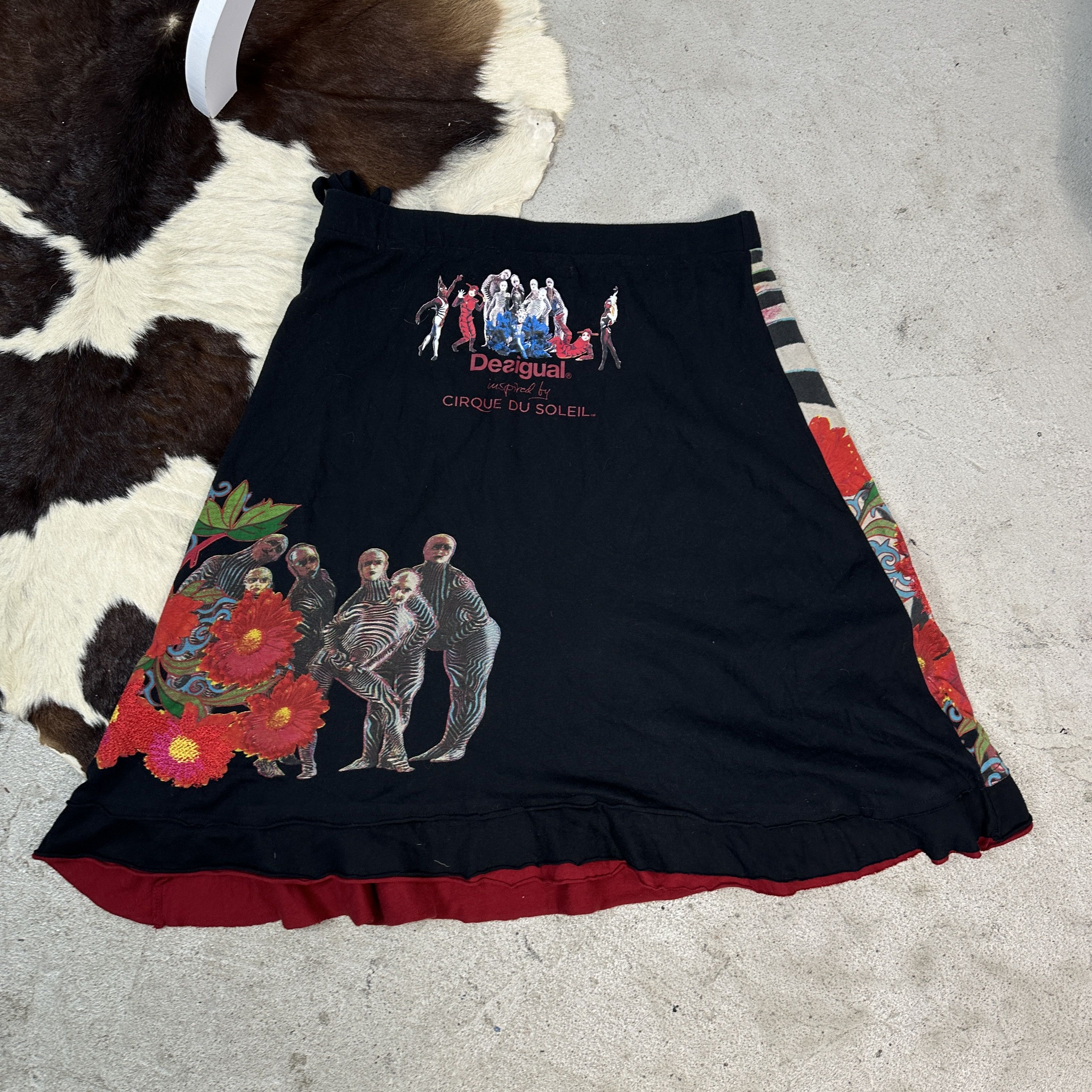 Desigual × Vintage Desigual x Cirque du Soileil Skirt Size 27" / US 4 / IT 40 - 4 Thumbnail