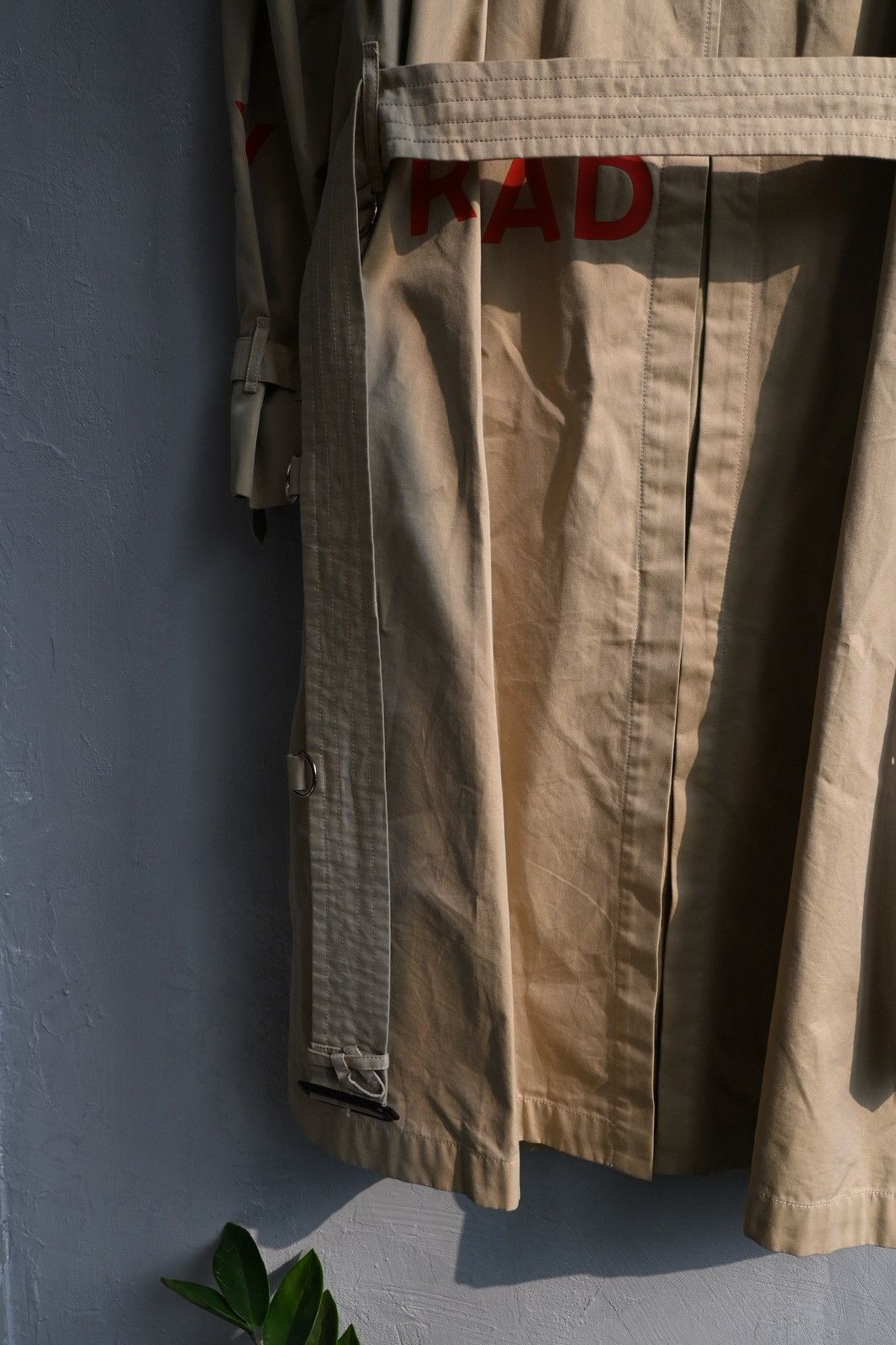Burberry Burberry SS19 by R. Tisci horseferry garbadine trench coat Size US M / EU 48-50 / 2 - 15 Thumbnail
