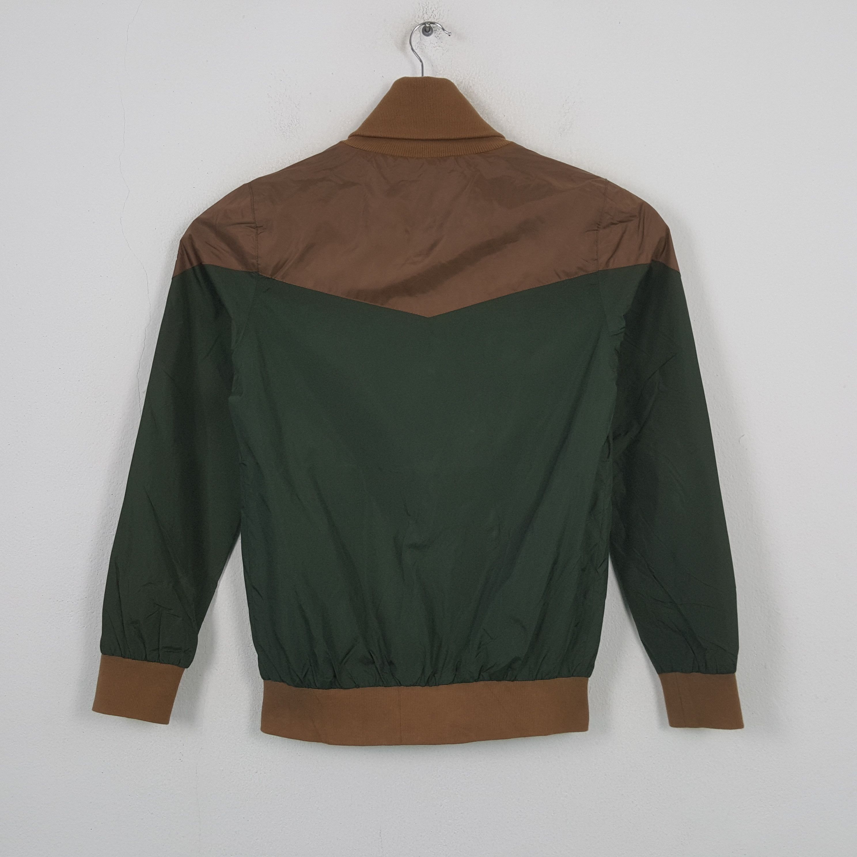 Black Barrett Vintage Black Barrett Fashion Brand Windbreaker Jacket RR3 Size US XS / EU 42 / 0 - 3 Thumbnail