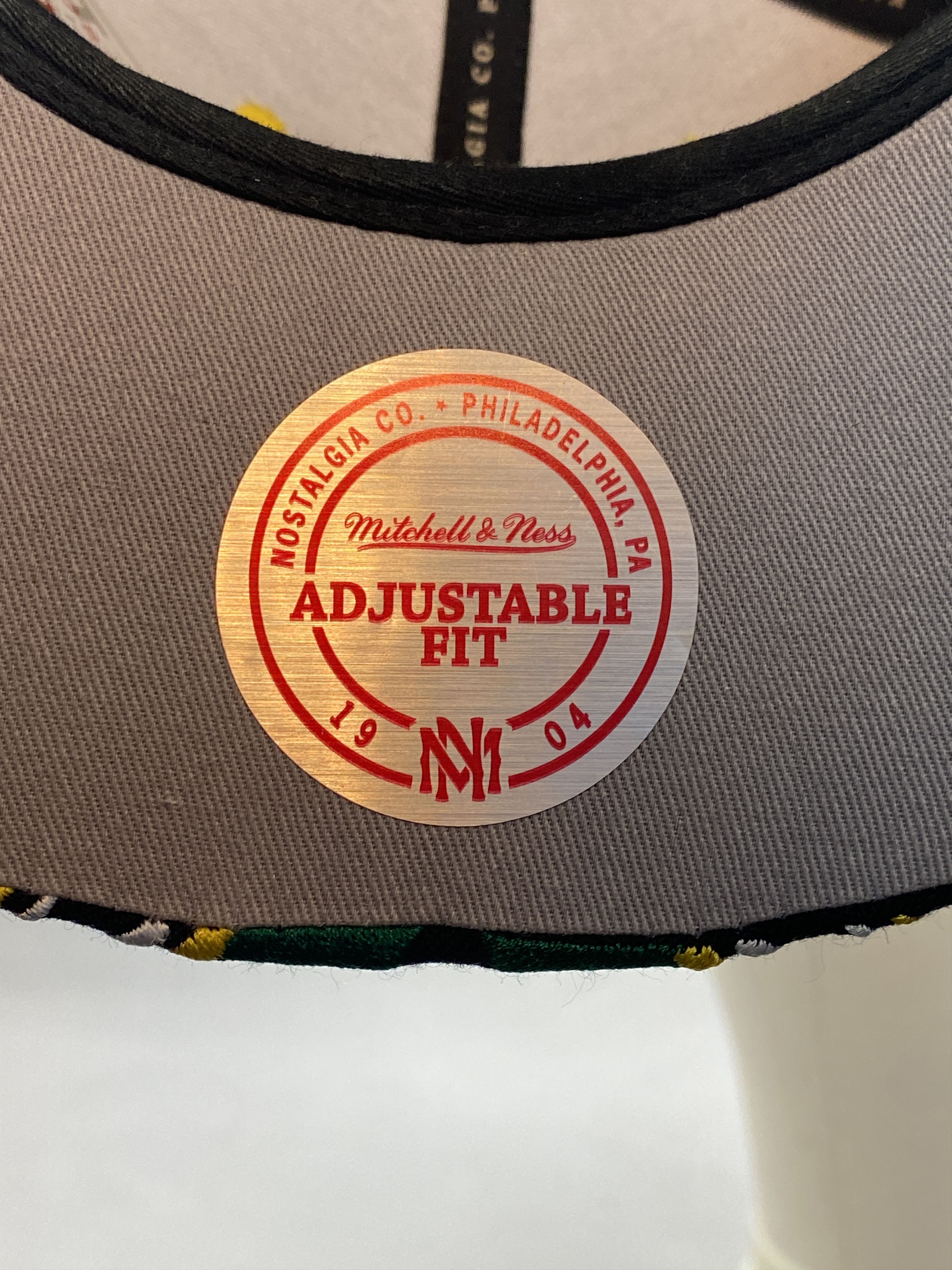 Mitchell & Ness × NBA SEATTLE SUPERSONICS Hat Snapback Logo Flat Brim Faux Leather Size ONE SIZE - 9 Thumbnail