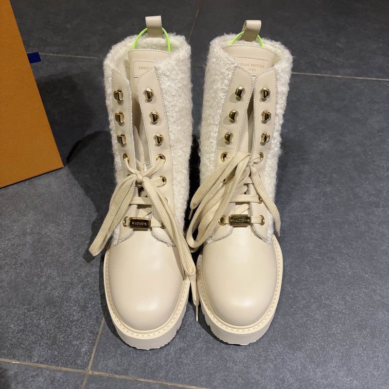 Louis Vuitton Louis Vuitton Beige Leather Short Lace-Up Boots - Size US 8 / IT 38 - 2 Thumbnail