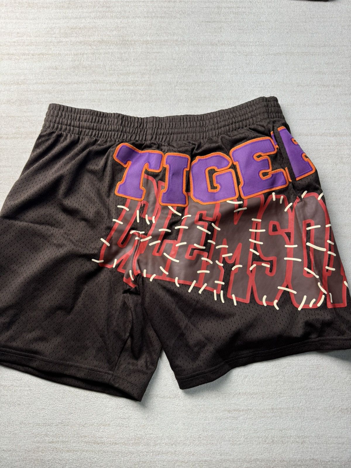 Mitchell & Ness × Travis Scott LSU tigers basketball shorts Size US 36 / EU 52 - 2 Thumbnail