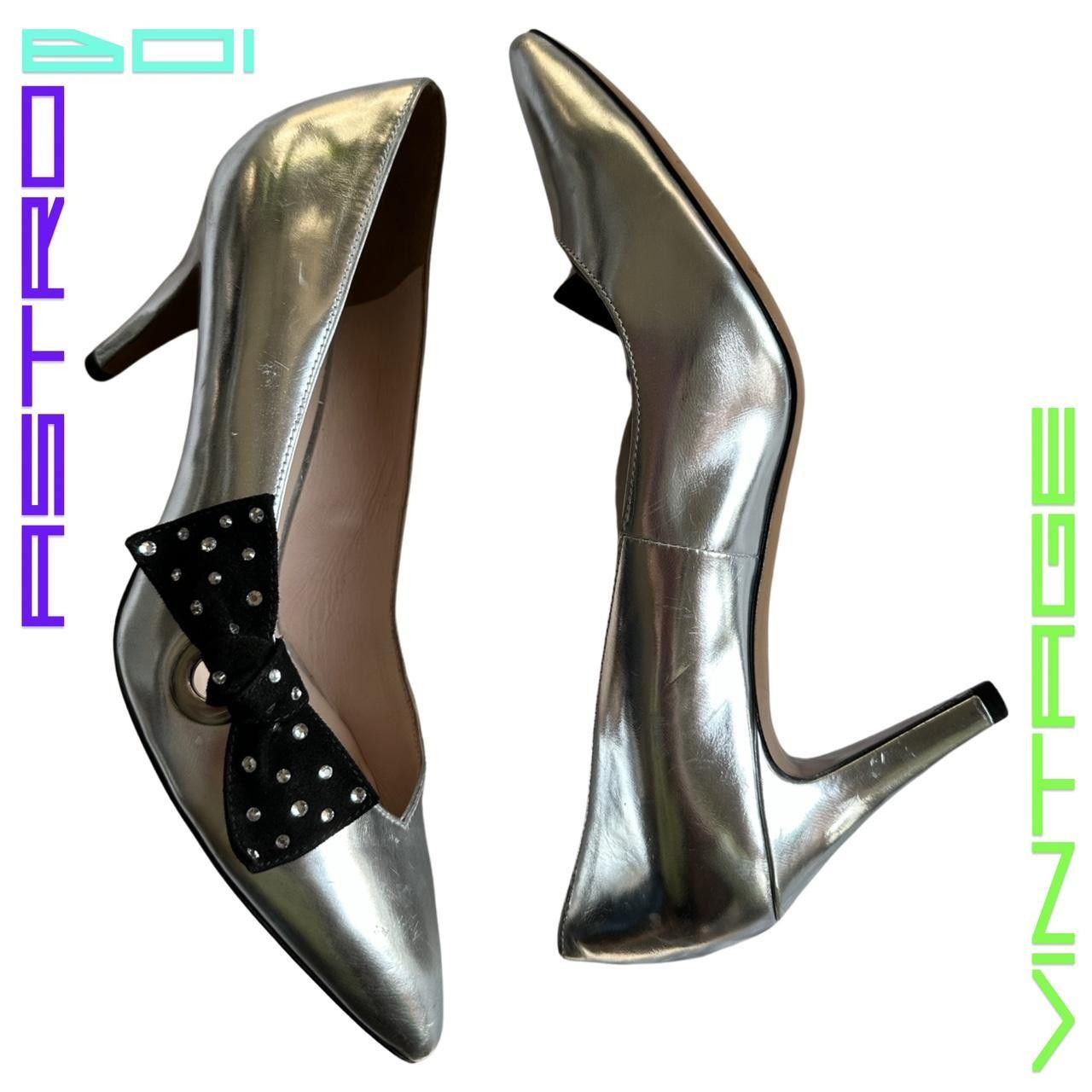 Marc Jacobs MARC JACOBS SILVER RETRO BOW HEELS size 8 US Size US 8 / IT 38 - 3 Thumbnail