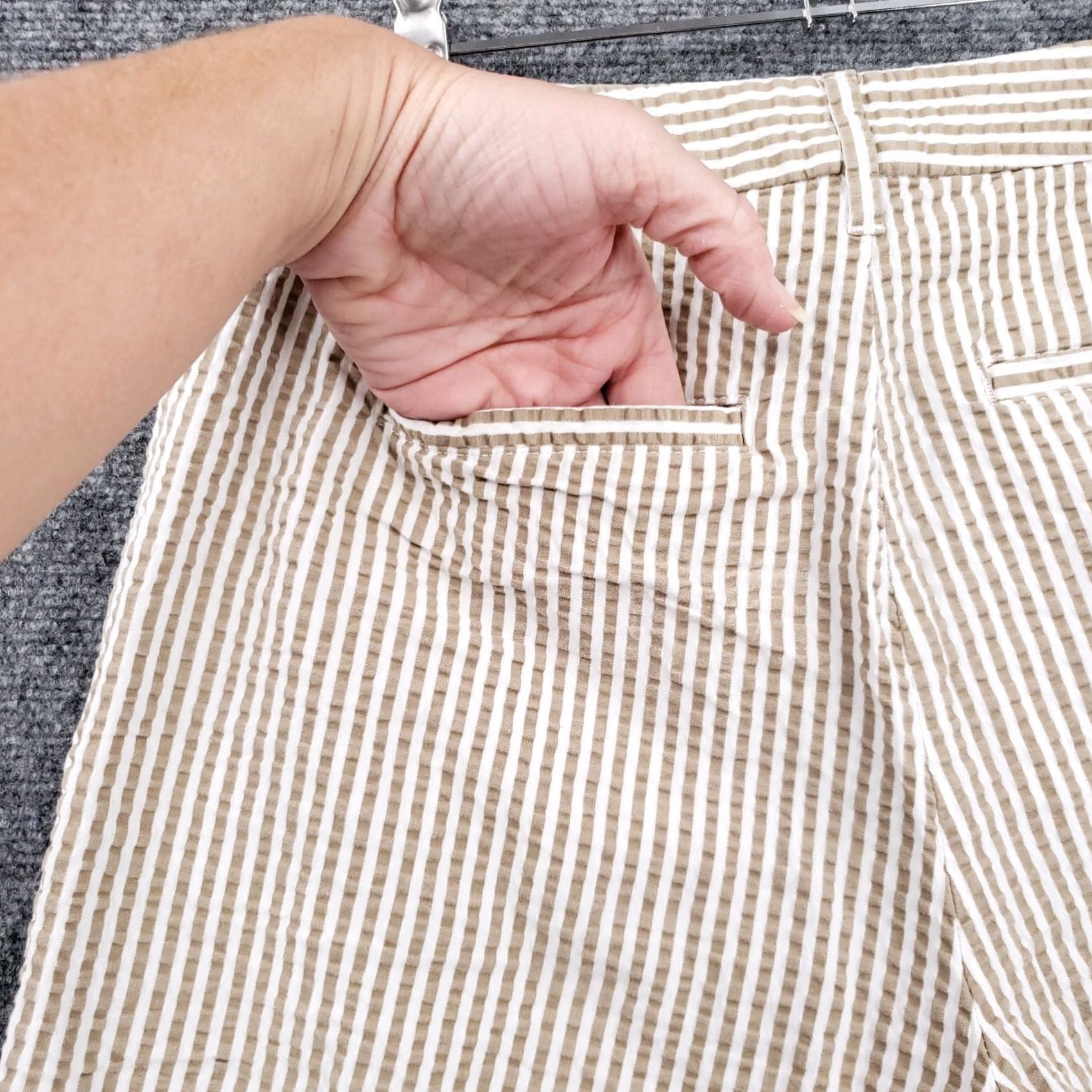 Vintage A New Day Womens Shorts 2 Tan Crinkle Chino Mid-Rise Striped Flat Front Casual Size 26" / US 2 / IT 38 - 7 Thumbnail