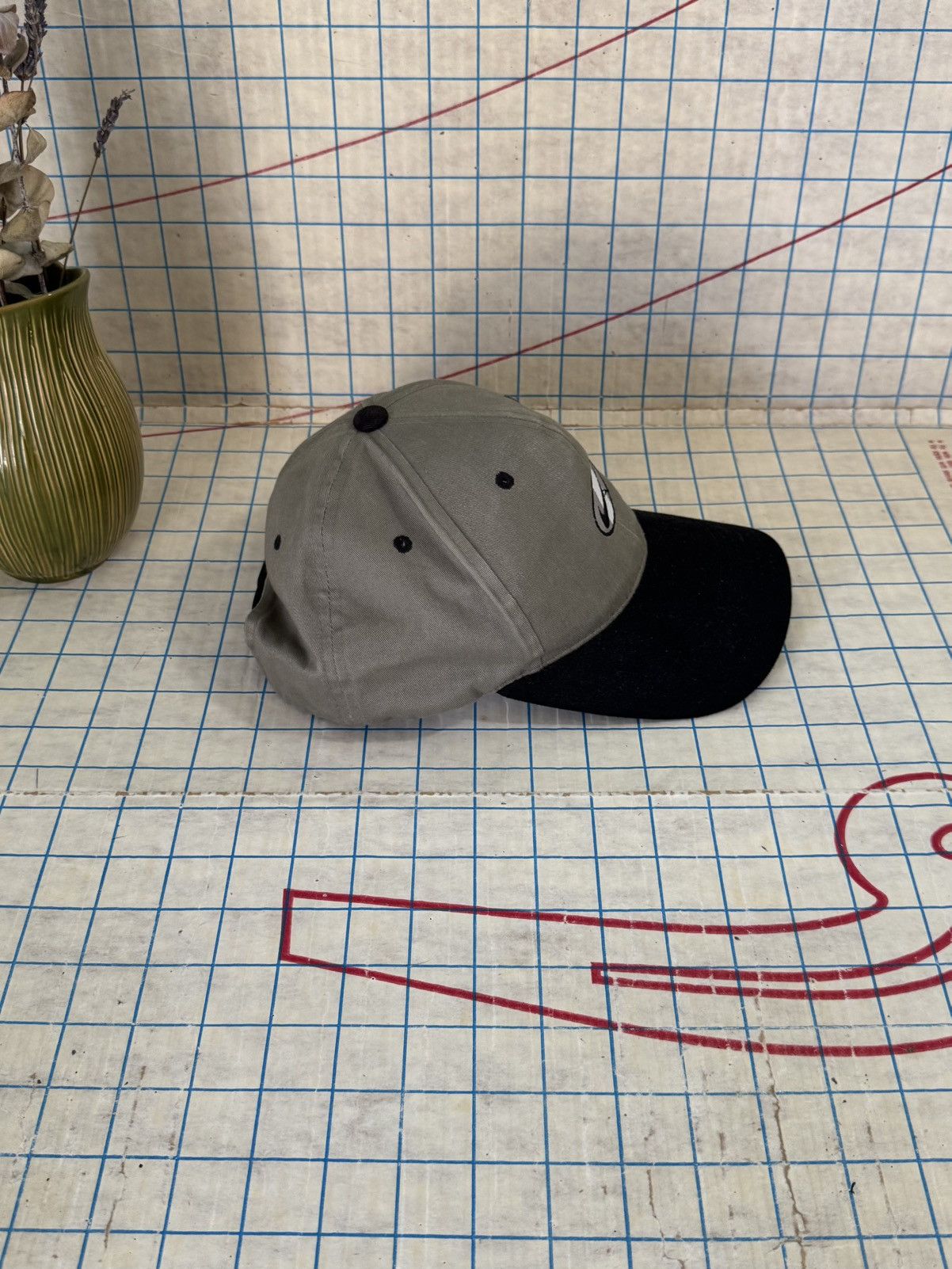 Nike Vintage 90’s White Tag Nike Beige and Black Snap Back Hat Size ONE SIZE - 3 Thumbnail