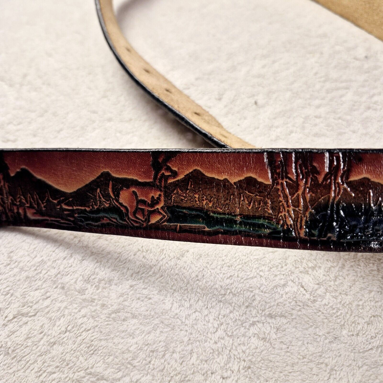 0608WEAR Vintage Buck Deer Belt 44in Buckle Genuine Leather Mountain Size 44 - 13 Thumbnail