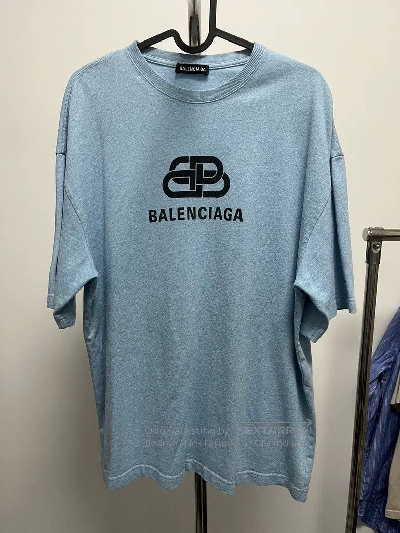 Balenciaga Balenciaga Misty Blue Buckle Short-Sleeve T-Shirt Size US M / EU 48-50 / 2 - 1 Thumbnail