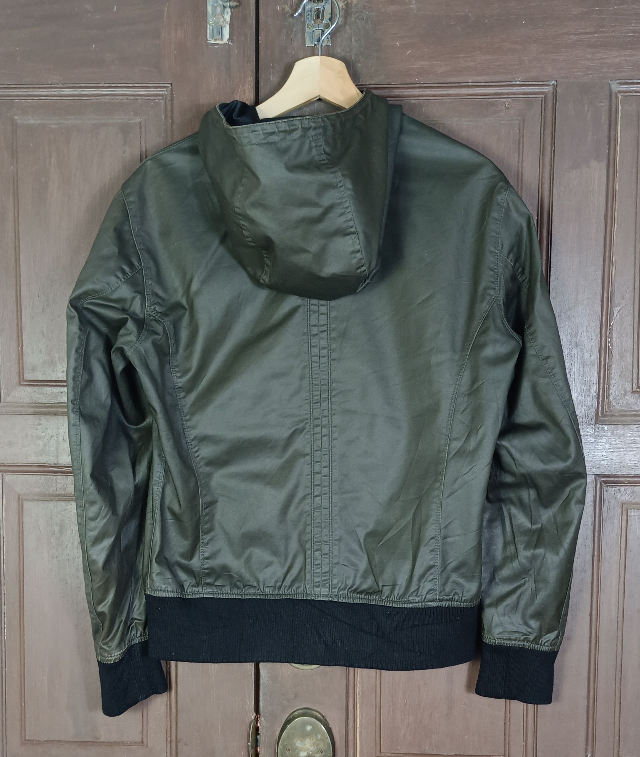 Undercover × Uniqlo Uniqlo Coated Cloth Bomber Jacket Style Zipper Size US M / EU 48-50 / 2 - 2 Thumbnail