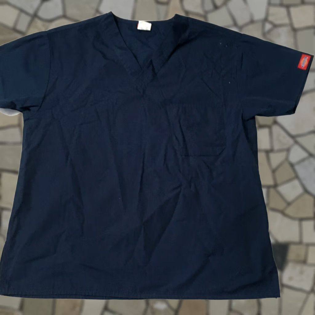 Dickies Dickies Scrub Top XS Navy Blue with Slant Pockets Womens V-Neck Navy Blue Scrub Top XS Dickies Size US XS / EU 42 / 0 - 1 Thumbnail