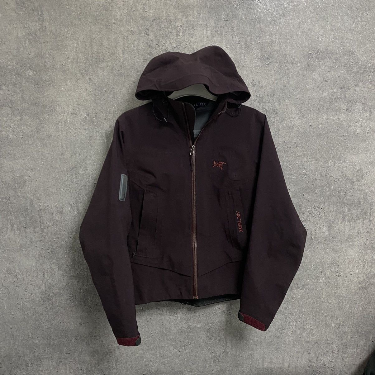 Arc'teryx Vintage Arc’teryx Recco Gore Tex Jacket Size XS / US 0-2 / IT 36-38 - 1 Thumbnail
