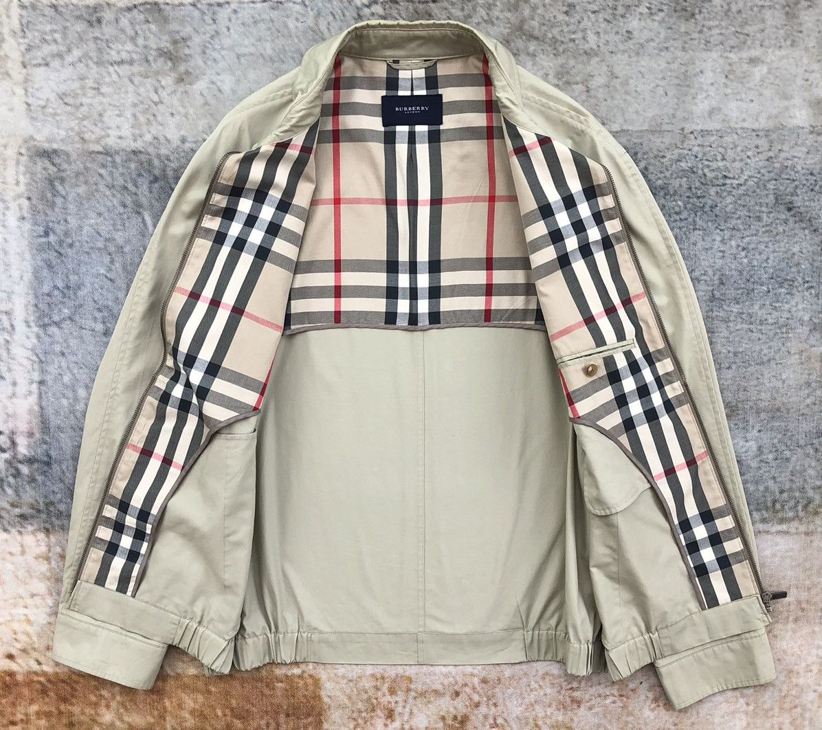 Burberry Burberry London Mens Embroidery Logo Novacheck Bomber Jacket Size US XL / EU 56 / 4 - 3 Thumbnail