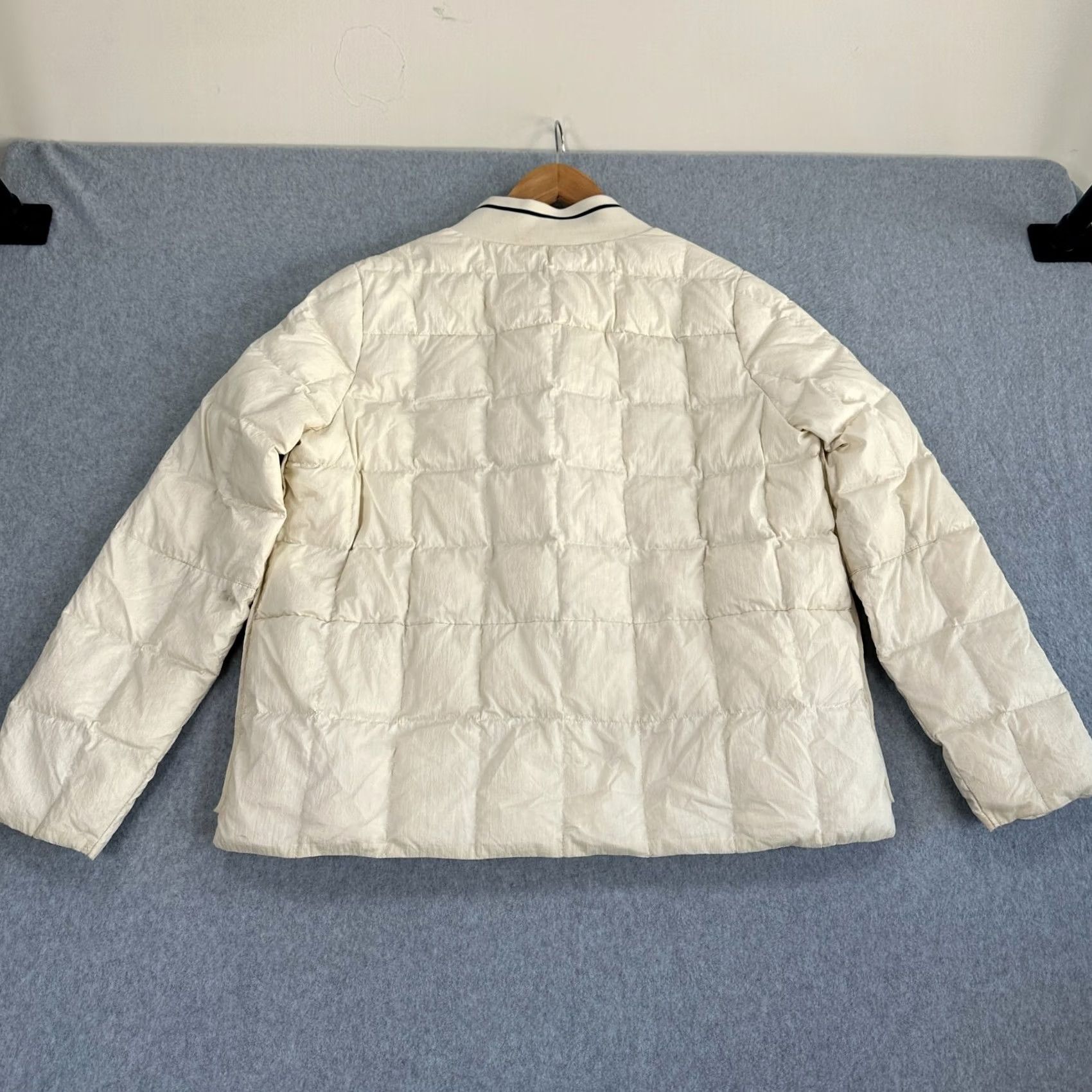 Trina Turk Trina Turk Puffer Jacket Beige Women's L Down Long Sleeve Pockets Size L / US 10 / IT 46 - 2 Thumbnail