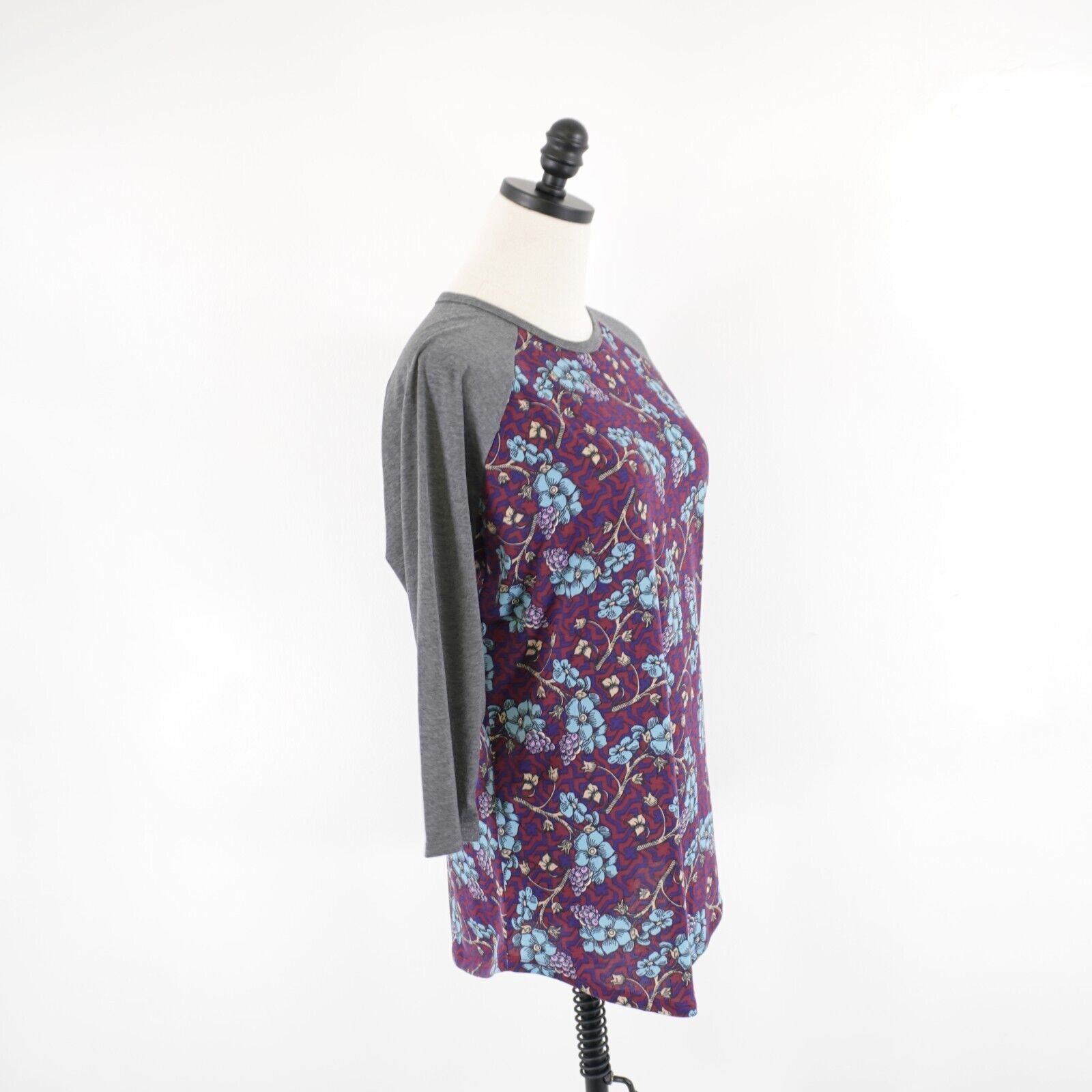 Designer LuLaRoe Purple Blue Floral Baseball Tee 3/4 Sleeve Shirt Med Size M / US 6-8 / IT 42-44 - 5 Thumbnail