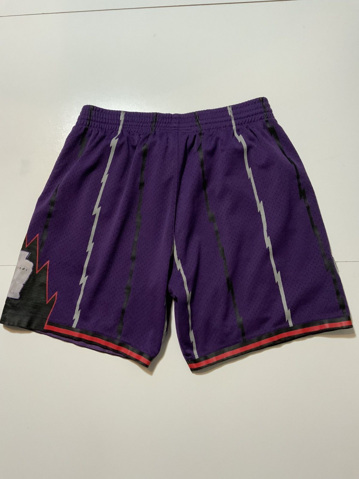 Mitchell & Ness × NBA Mitchell Ness Hardwood Classics 1998 Toronto Raptors Shorts Size US 36 / EU 52 - 3 Thumbnail