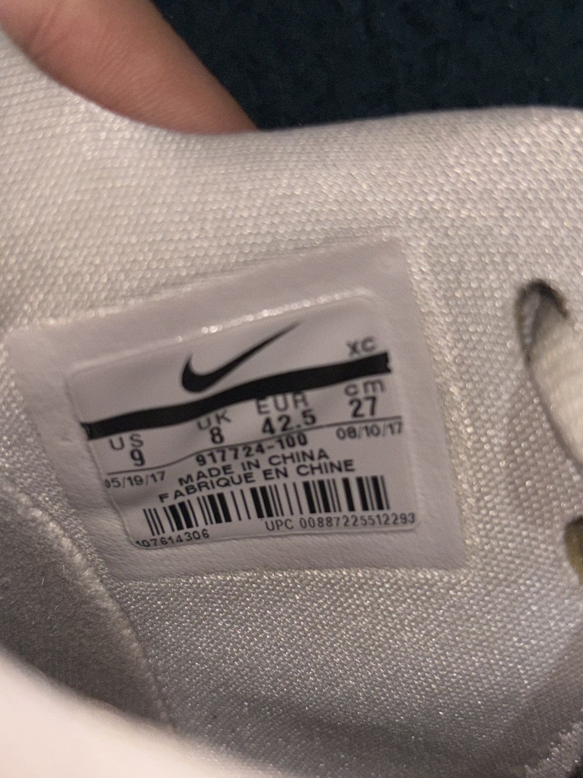 Nike Nike Kyrie 3 White and Black Size US 9 / EU 42 - 7 Thumbnail