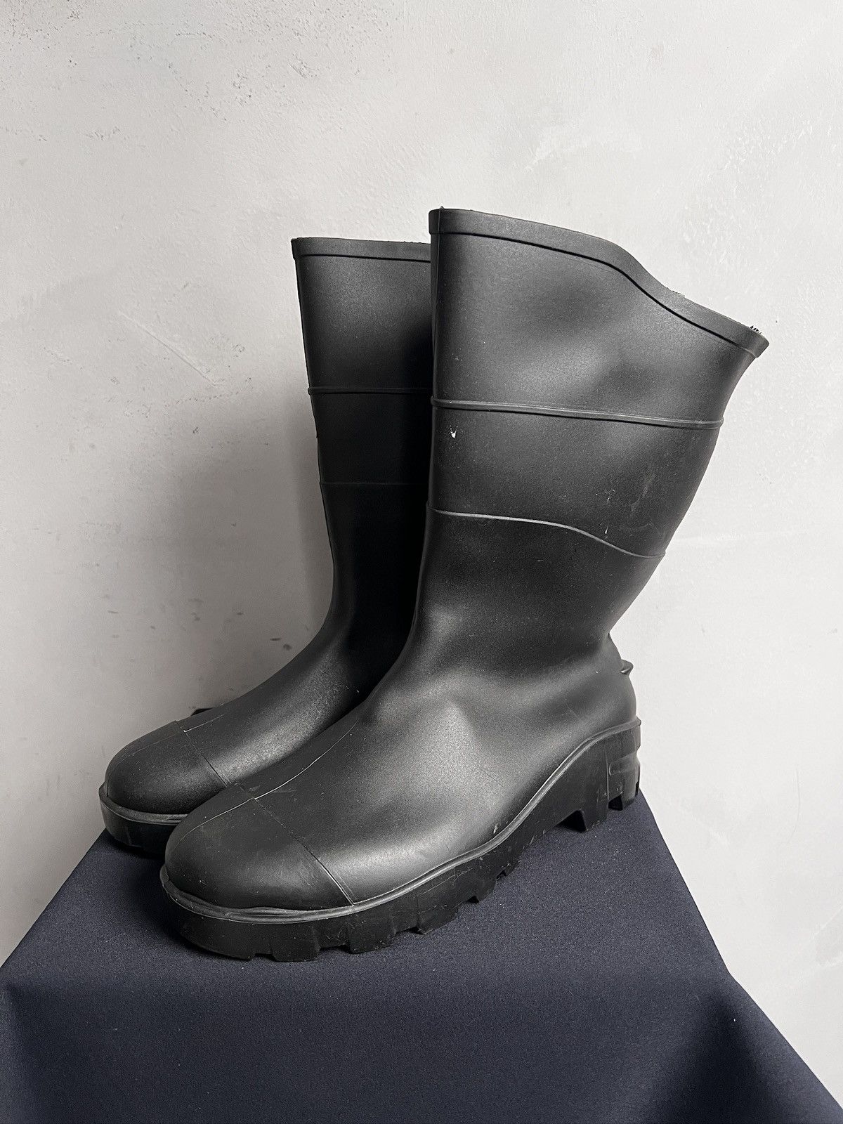 Japanese Brand Vintage rubber moto boots yeezy style hype opium Size US 8 / EU 41 - 1 Thumbnail