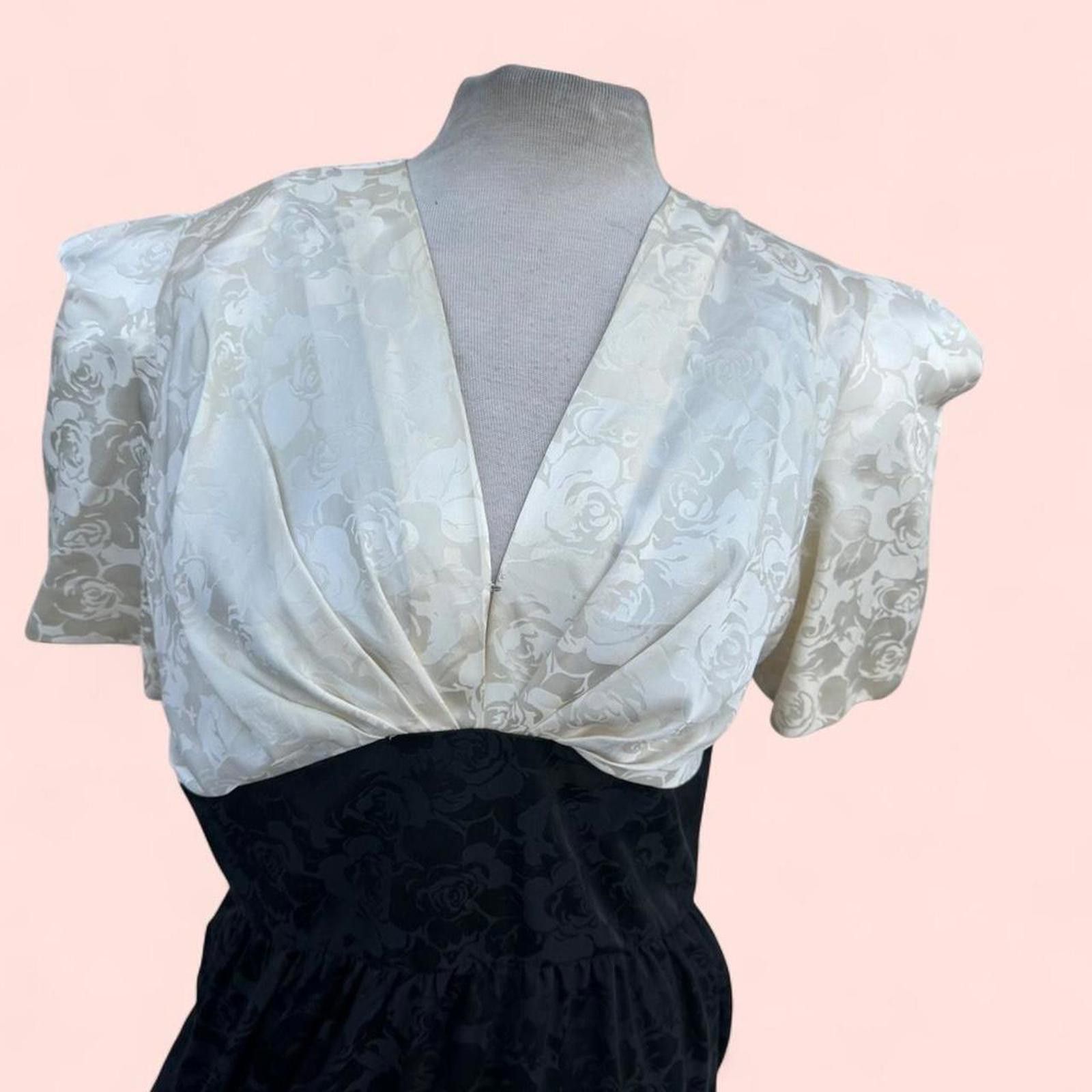 Other Cream and black silk midi dress with short sleeves,s Size L / US 10 / IT 46 - 2 Thumbnail